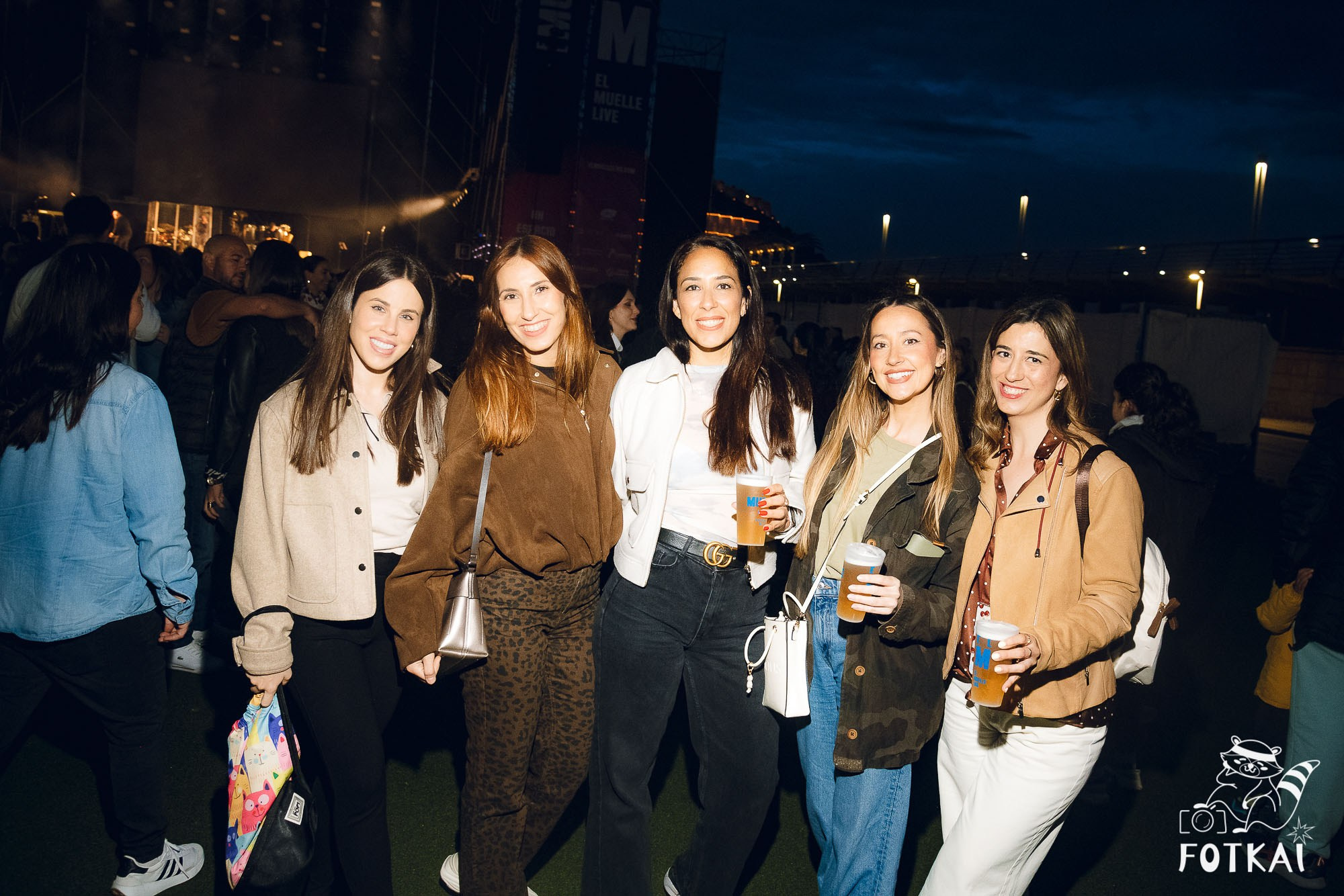 Marta Santos — Fotos del concierto en Alicante 2026: pop flamenco en El Muelle Live | FOTKAI