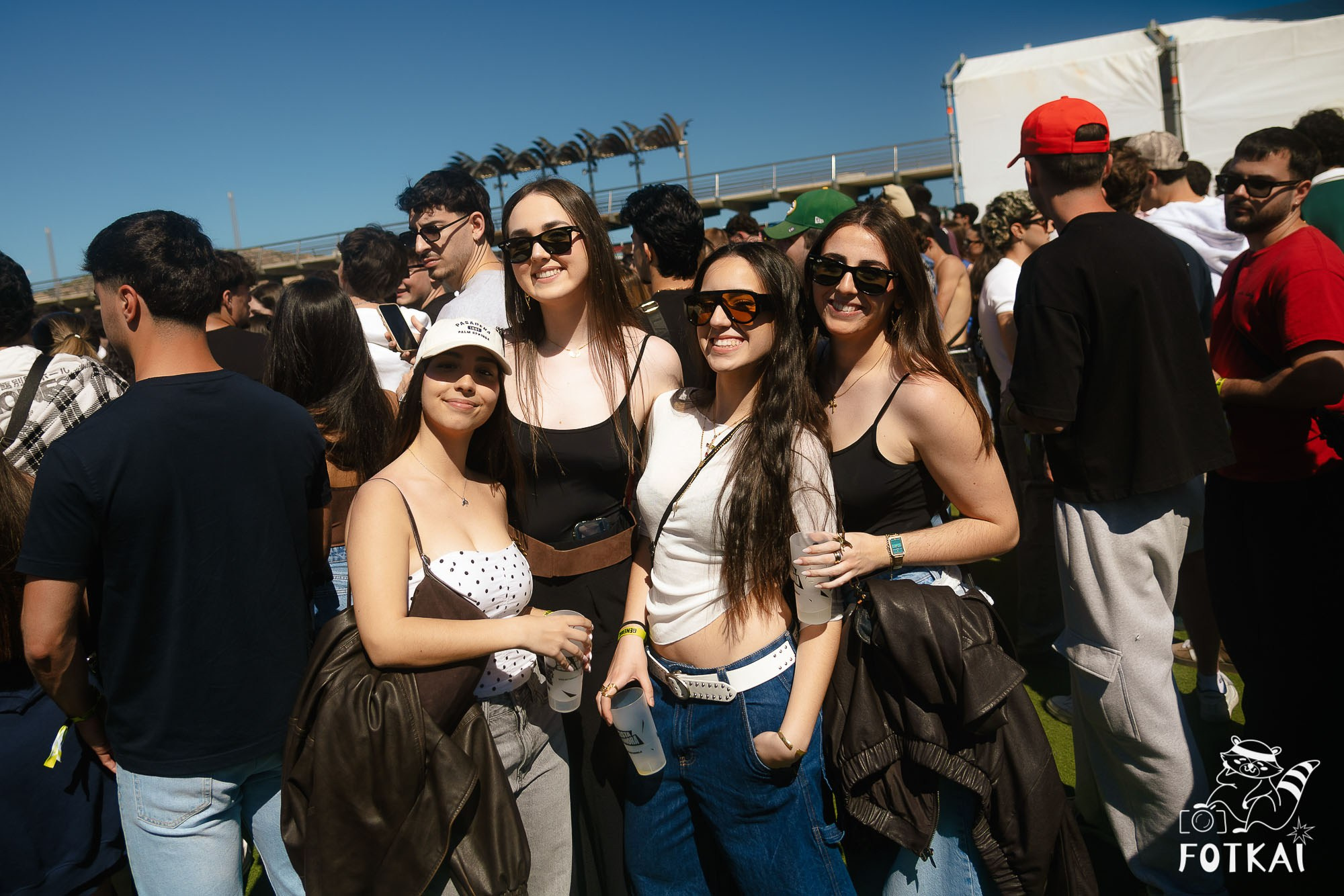 Costa Sonora 2026 Alicante Día 1 Fotos — encuéntrate en fotos y busca amigos del festival | FOTKAI