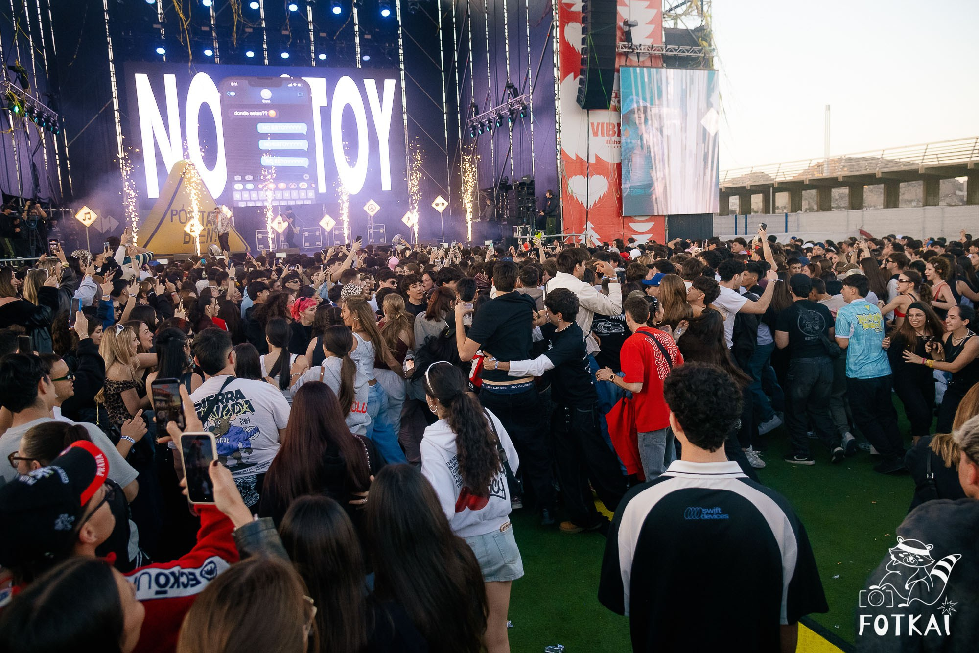 Fotos Costa Sonora 2026 Alicante Día 2 — busca tu foto y encuentra amigos del festival | FOTKAI