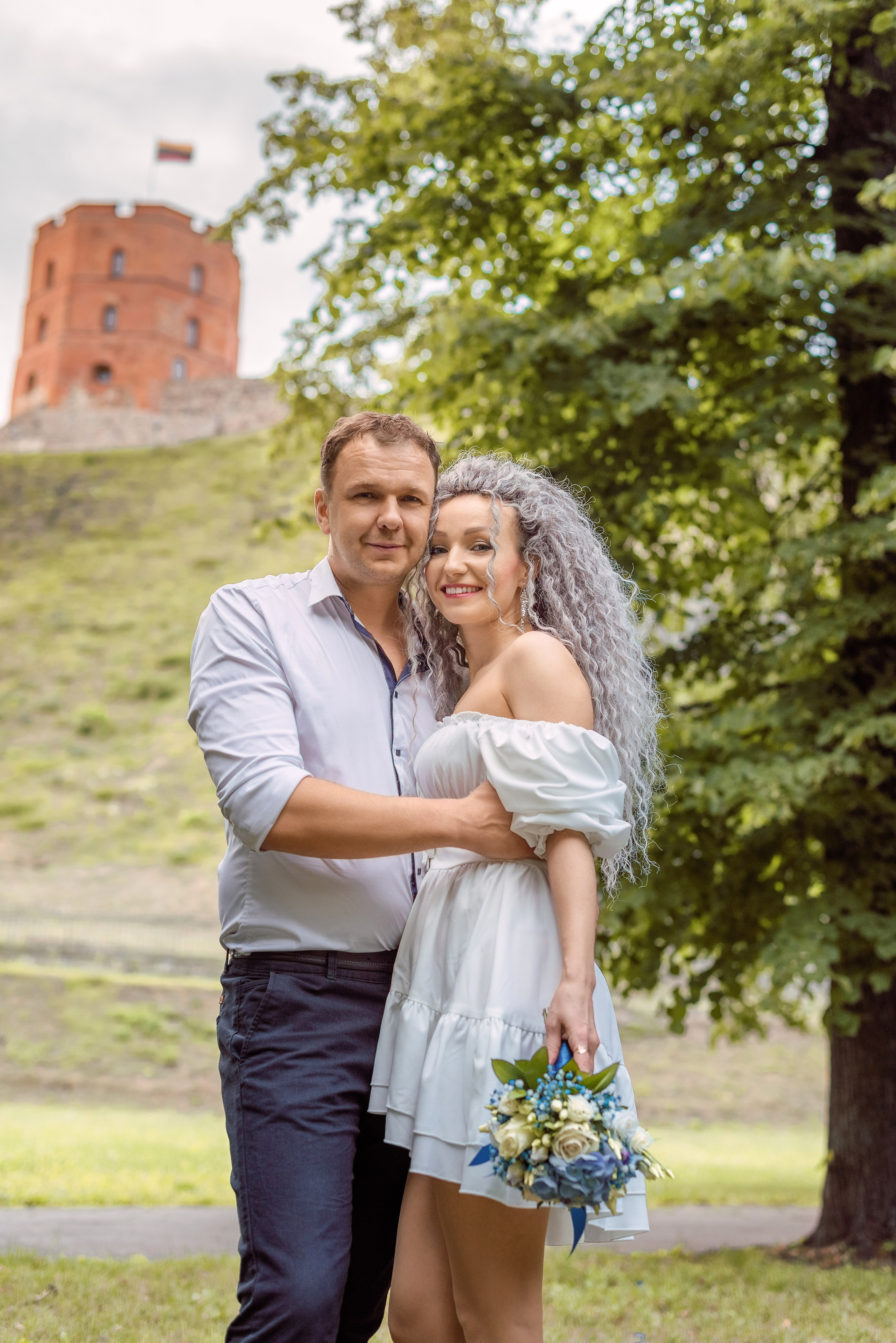 Свадебная прогулка по значимым местам Вильнюса. Семейный фотограф и фотограф новорожденных в Вильнюсе Ирина Беленкевич