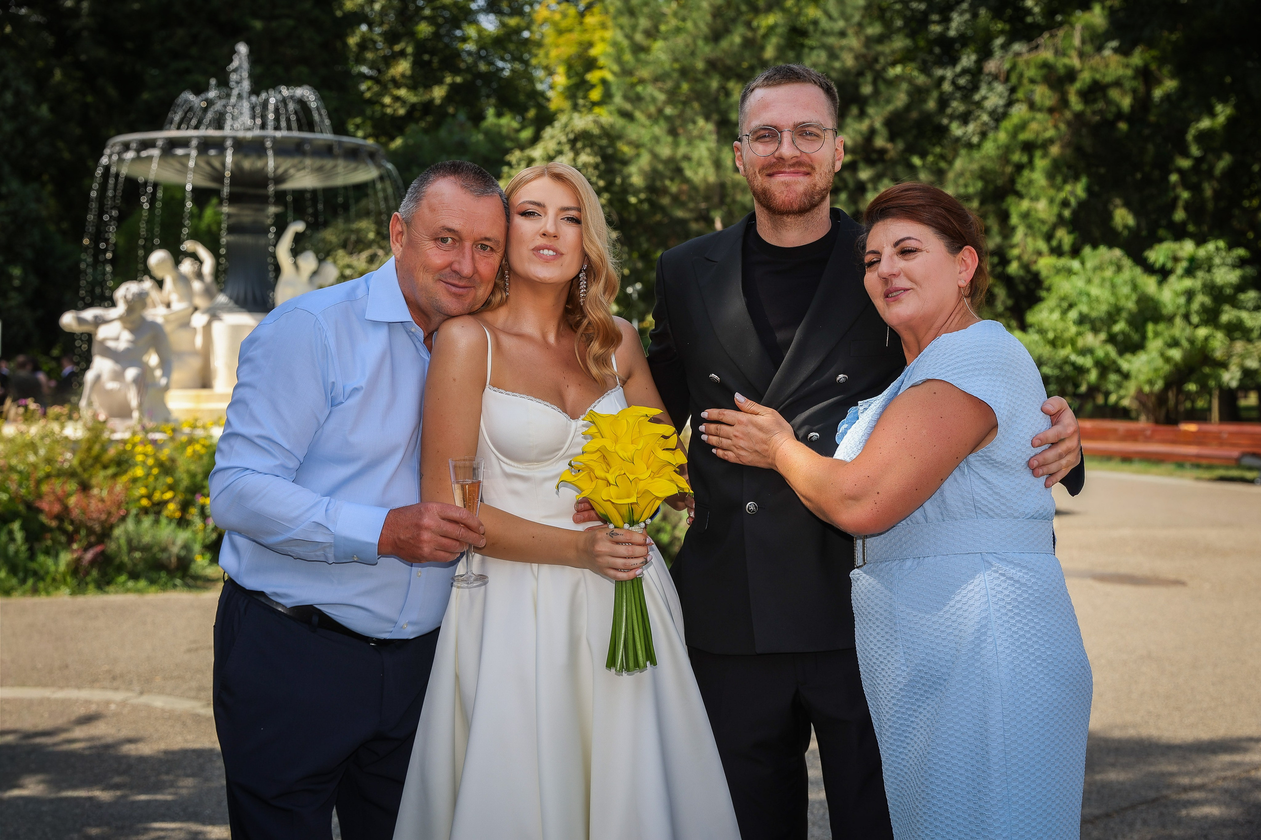 Bianca & Daniel — o nuntă de vară în Cluj, între natură și eleganță. Rares Bucur is a professional wedding photographer based in Cluj-Napoca, Romania, specializing in wedding photography