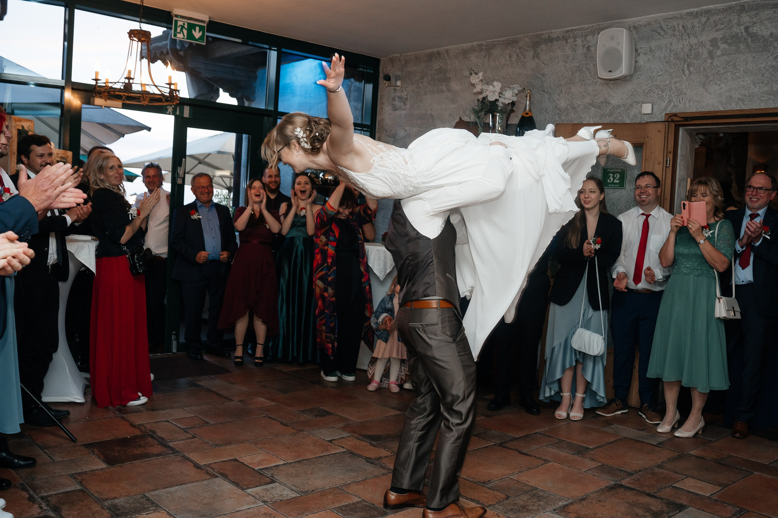 Christina und Fabio. Hallo, ich bin Nadya - Fotografin aus Linz, Oberösterreich