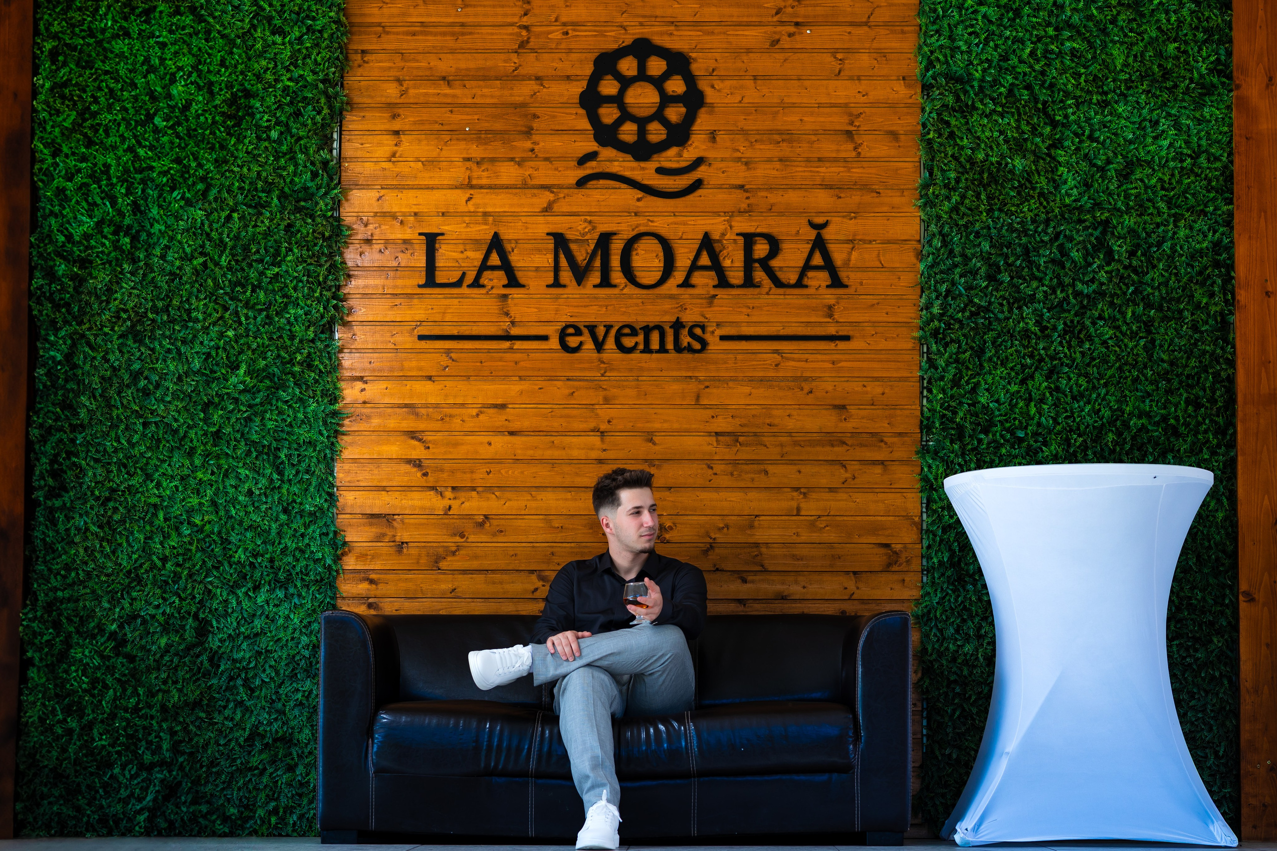 Majorat Denis. Ionut Brehuescu — Fotograf