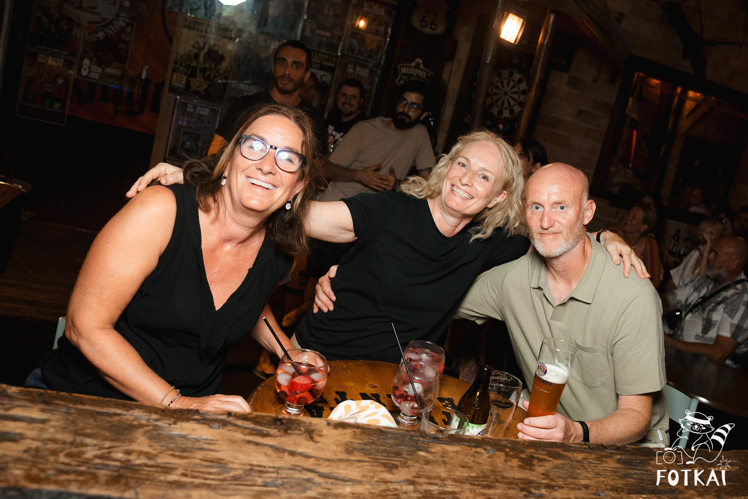 Reportaje fotográfico de FOTKAI | Get Back en El Paso Bar | Torrevieja, España, 12 de julio de 2025