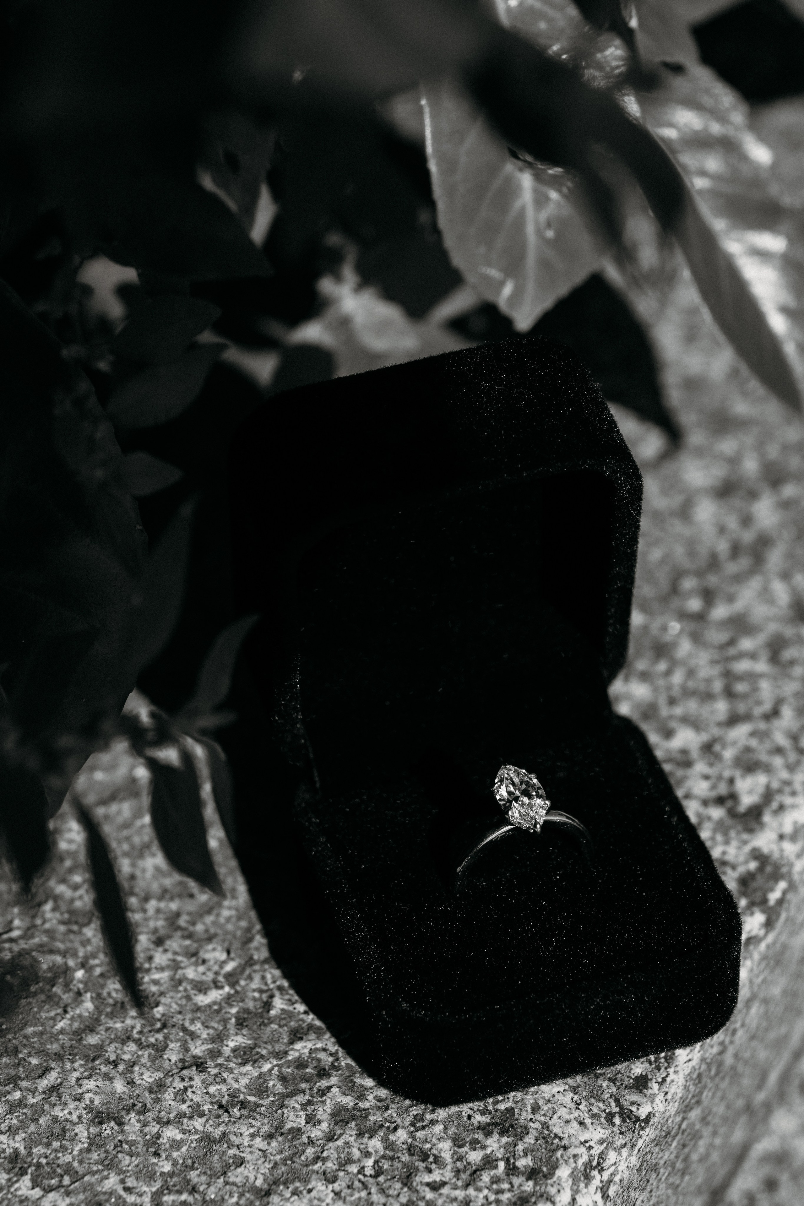 She said yes 💍. Wedding photographer in Italy