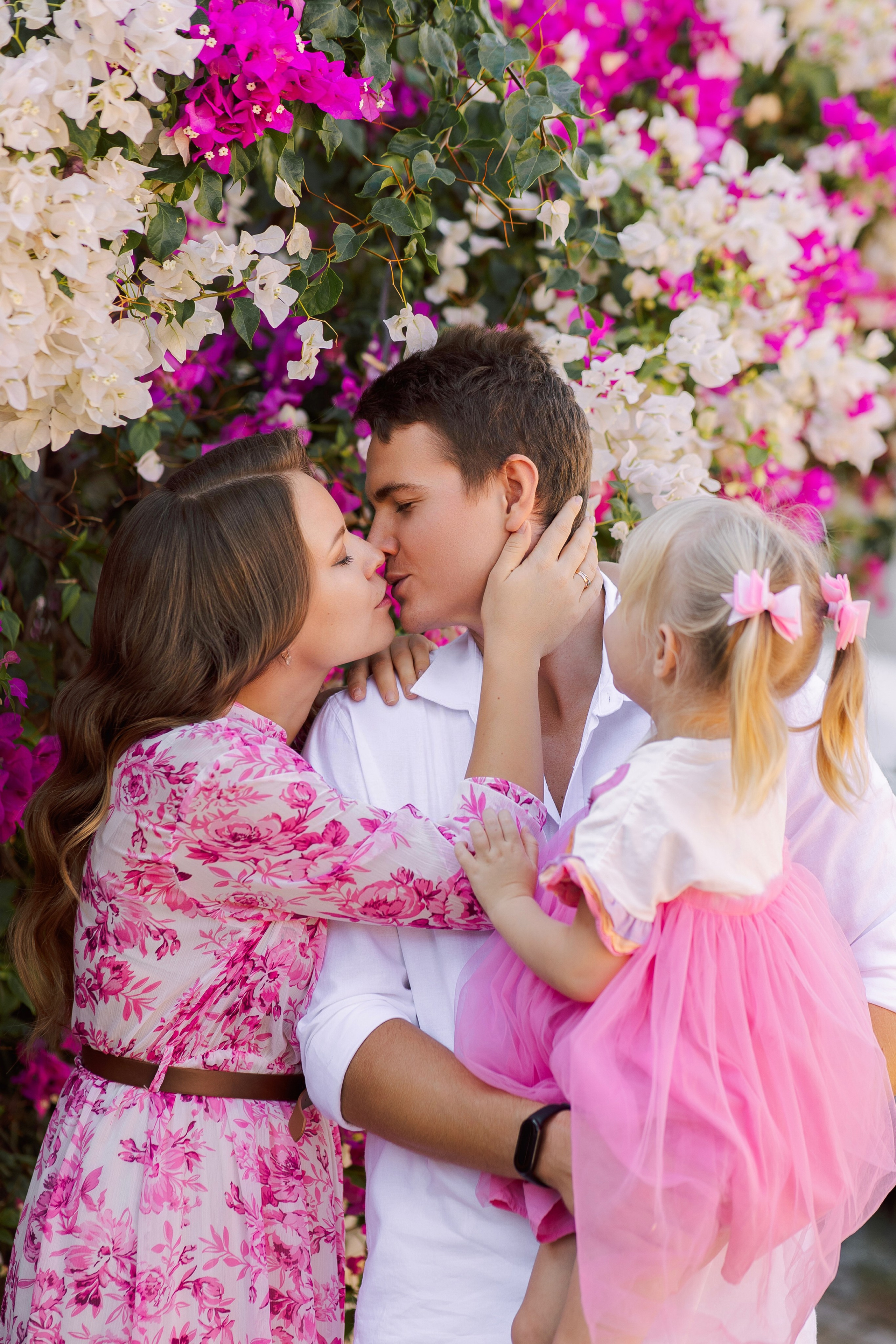 Family Walk in Alanya Old City | Colourful Streets Photoshoot. Professional Photographer in Alanya, Side, Belek, Antalya. Turkiye