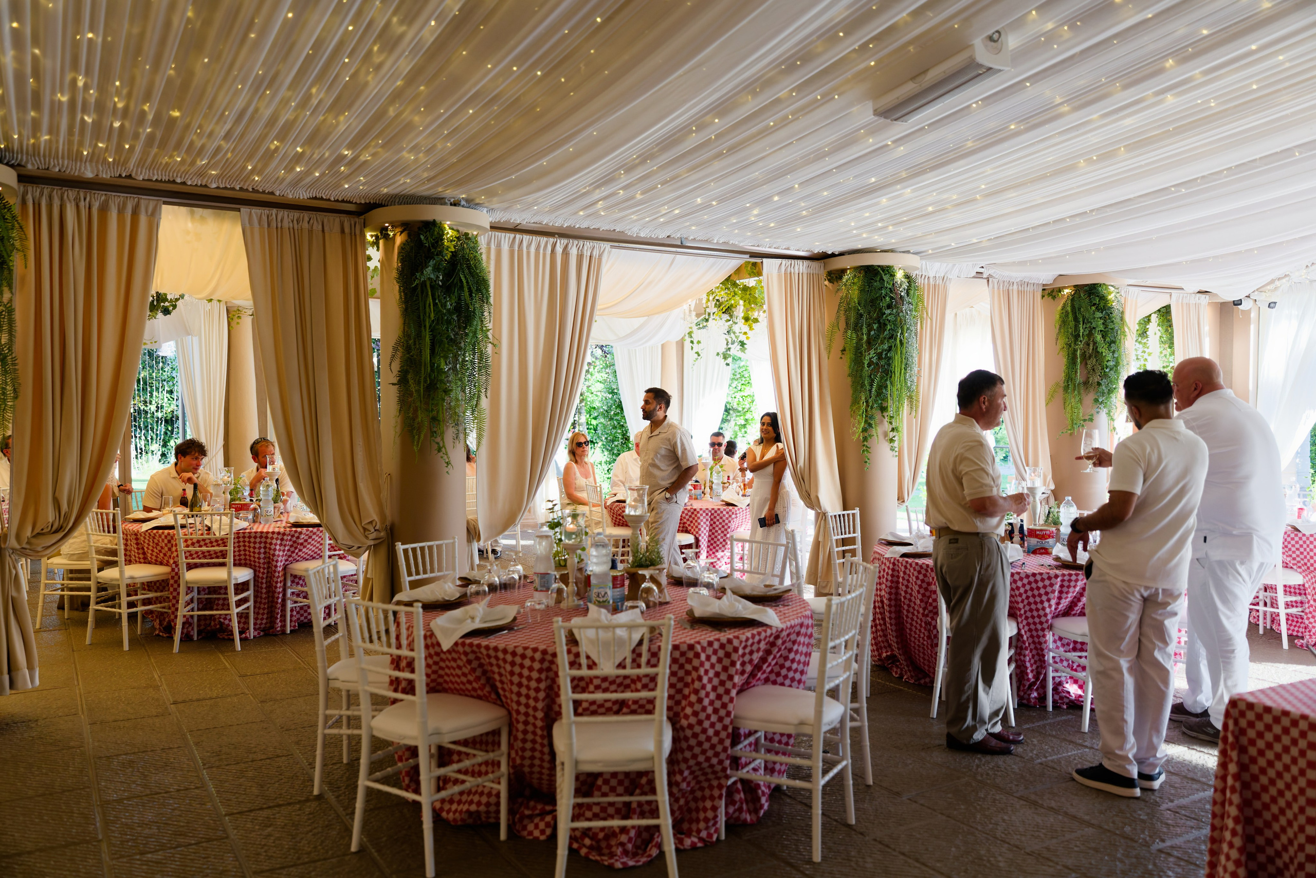 Pizza Party at Tenuta Massini, Florence, Italy. Destination Wedding Photographer — Nikita Burtsev