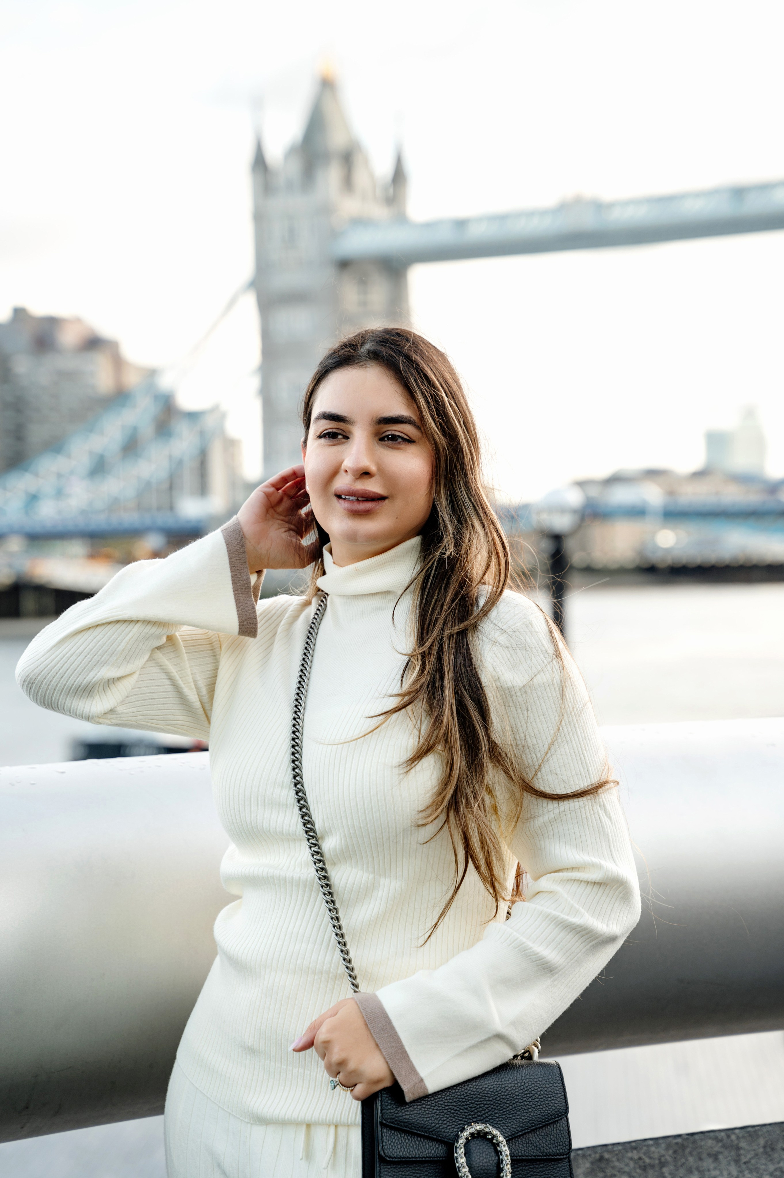 Tower Bridge Mahmood&Yalo. FAMILY AND WEDDING PHOTOGRAPHER IN LONDON MARINA RIVA