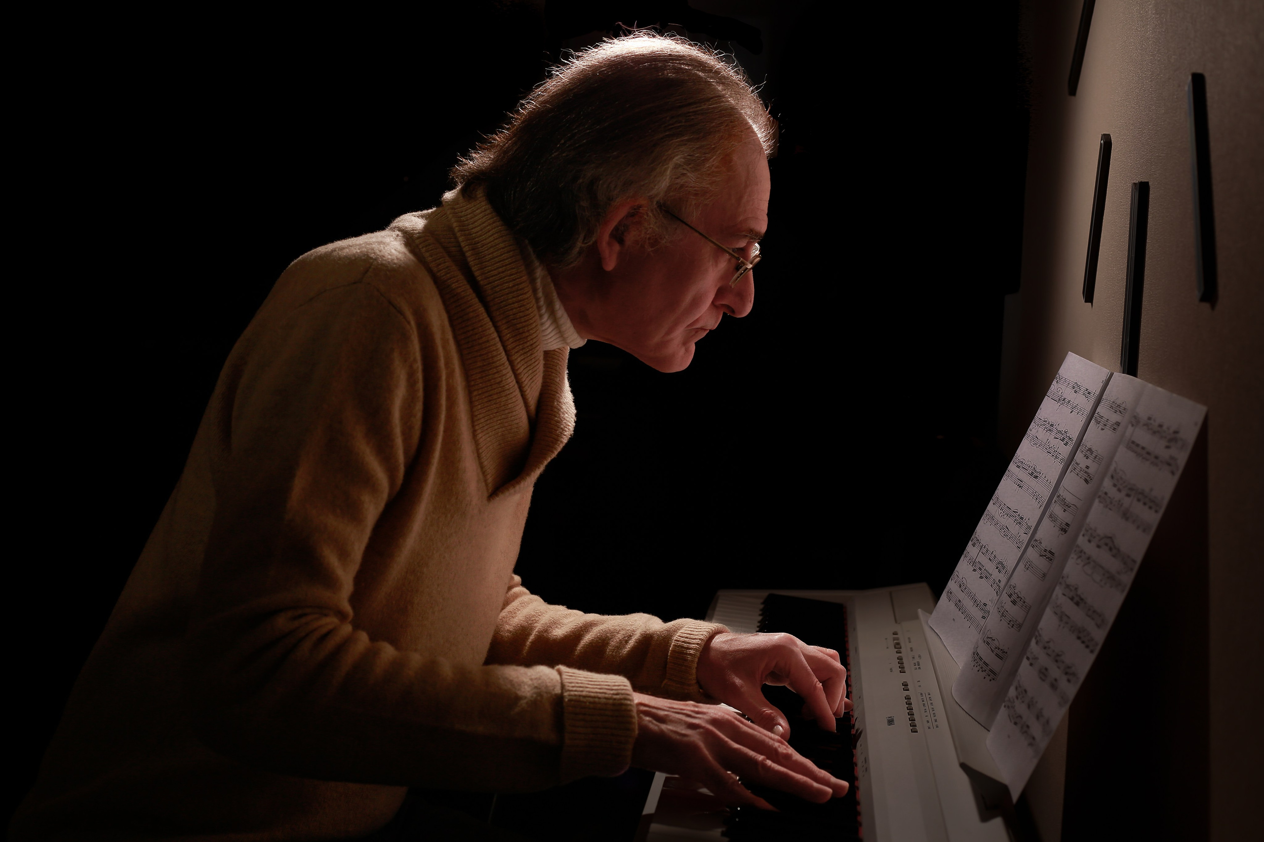 Aleksander Pustovit. Portret photographer in Switzerland Artur Magpie