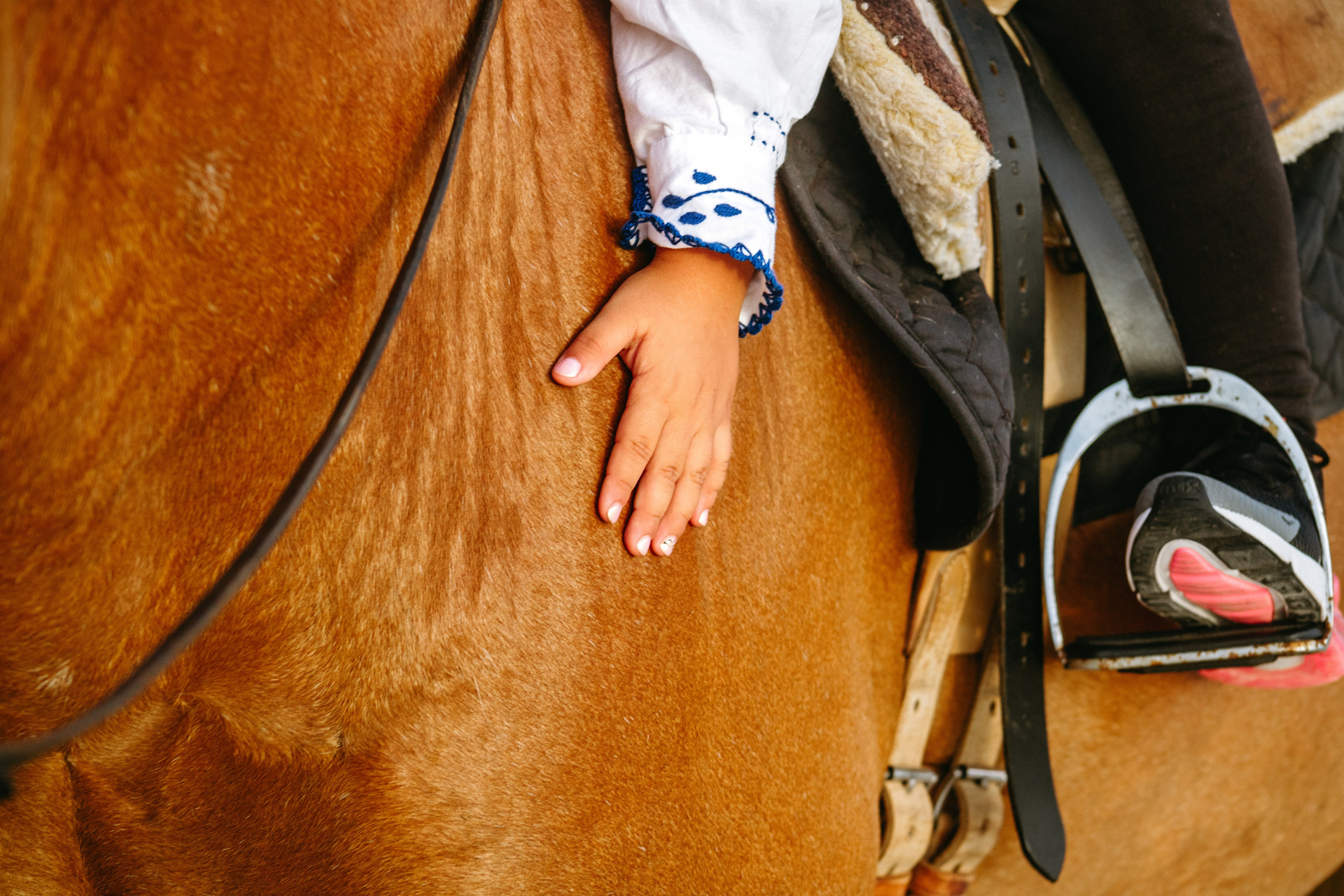 Marlene & Tiago com filhos. Passeios a Cavalo na Praia Peniche | Eco Salgados Agroturismo