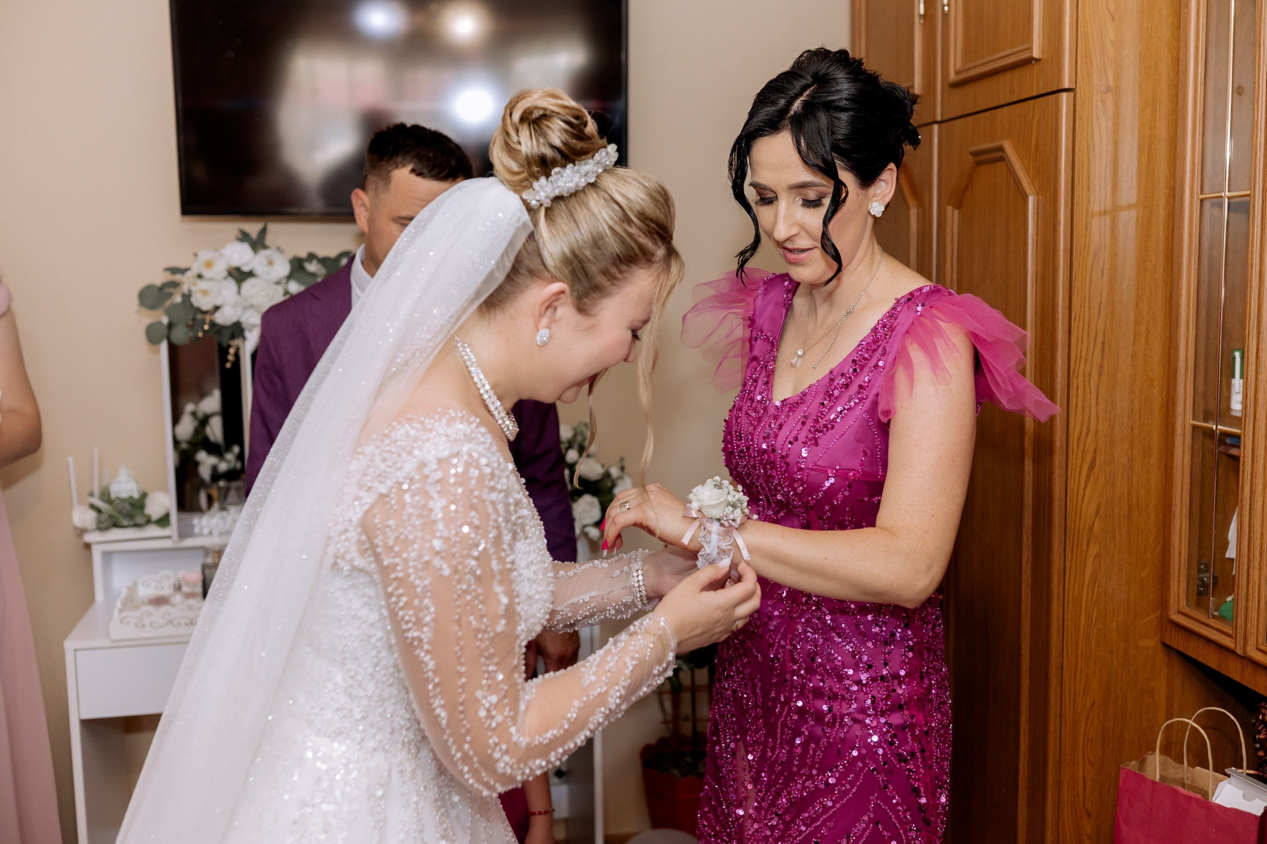 * fotograf stare civilă Siret* fotograf Bucovina* fotograf nuntă Suceava* fotograf Iași Botoșani* stare civilă tradițională* ie românească nuntă* AlinoFotoStudio* fotograf Andrei și Andreea- Alin Chirilă fotograf – stare civilă Siret, Suceava, Andrei și Andreea în ie tradițională, poveste spusă prin fotografiefotograf stare civilă Siret Suceava Alin Chirilă – miri îmbrăcați în costum tradițional bucovineanAlin Chirilă fotograf nuntă Siret Suceava – stare civilă autentică în Bucovina, emoții realefotograf Siret Suceava Alin Chirilă – Andrei și Andreea la starea civilă în ie tradiționalăstare civilă Siret fotograf Alin Chirilă – cadre naturale cu miri în costum popular din Bucovinafotograf nuntă Siret Suceava Alin Chirilă – povestitor prin fotografie, moment emoționant la starea civilăAlin Chirilă fotograf stare civilă Siret – iubire autentică surprinsă în stil documentarfotograf Bucovina Siret Alin Chirilă – stare civilă în ie tradițională, cadre pline de emoțieAlin Chirilă fotograf Suceava – Andrei și Andreea spun DA la starea civilă în Siretfotograf stare civilă Suceava Siret Alin Chirilă – poveste de iubire în stil tradițional românesc - Alin Chirilă fotograf profesionist, AlinoFotoStudio, fotograf evenimente Siret, Suceava County, Iași, Bacău County, Botoșani, Neamț County, fotograf nunți, botezuri, cununii civile, portrete și momente autentice surprinse elegant.- Alin Chirilă surprinde momente elegante de nuntă și evenimente speciale prin AlinoFotoStudio, fotograf disponibil în Siret, Suceava County, Iași, Bacău County, Botoșani și Neamț County, specializat în nunți, botezuri și cununii civile. - Alin Chirilă fotograf profesionist, AlinoFotoStudio, fotograf nuntă și evenimente în Siret, Suceava, Iași, Bacău, Botoșani și Piatra Neamț, fotograf nunți, botezuri, cununie civilă, ședințe foto, trash the dress, logodnă, familie, portrete și fotografii autentice. - AlinoFotoStudio by Alin Chirilă, fotograf evenimente premium în Suceava County, Iași County, Bacău County, Botoșani County și Neamț County, fotograf de familie, fotograf ceremonii religioase, petreceri și momente emoționante. - Alin Chirilă fotograf, povestitor prin fotografie, servicii foto profesionale pentru mireasă, mire, pregătiri nuntă, biserică, restaurant, valsul mirilor, tradiții românești și amintiri de neuitat în Moldova.