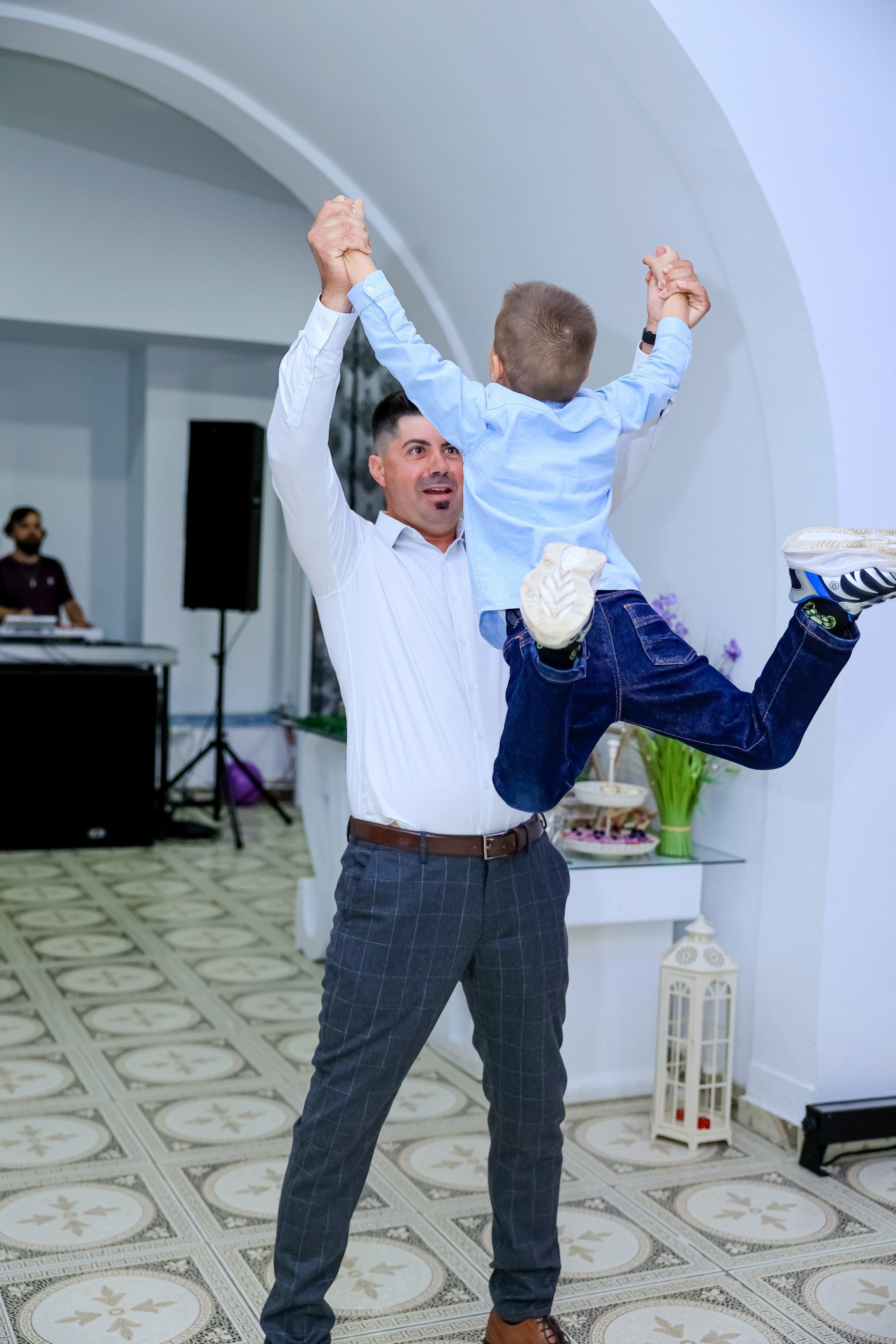 Iris Stefania. Moments By Gub