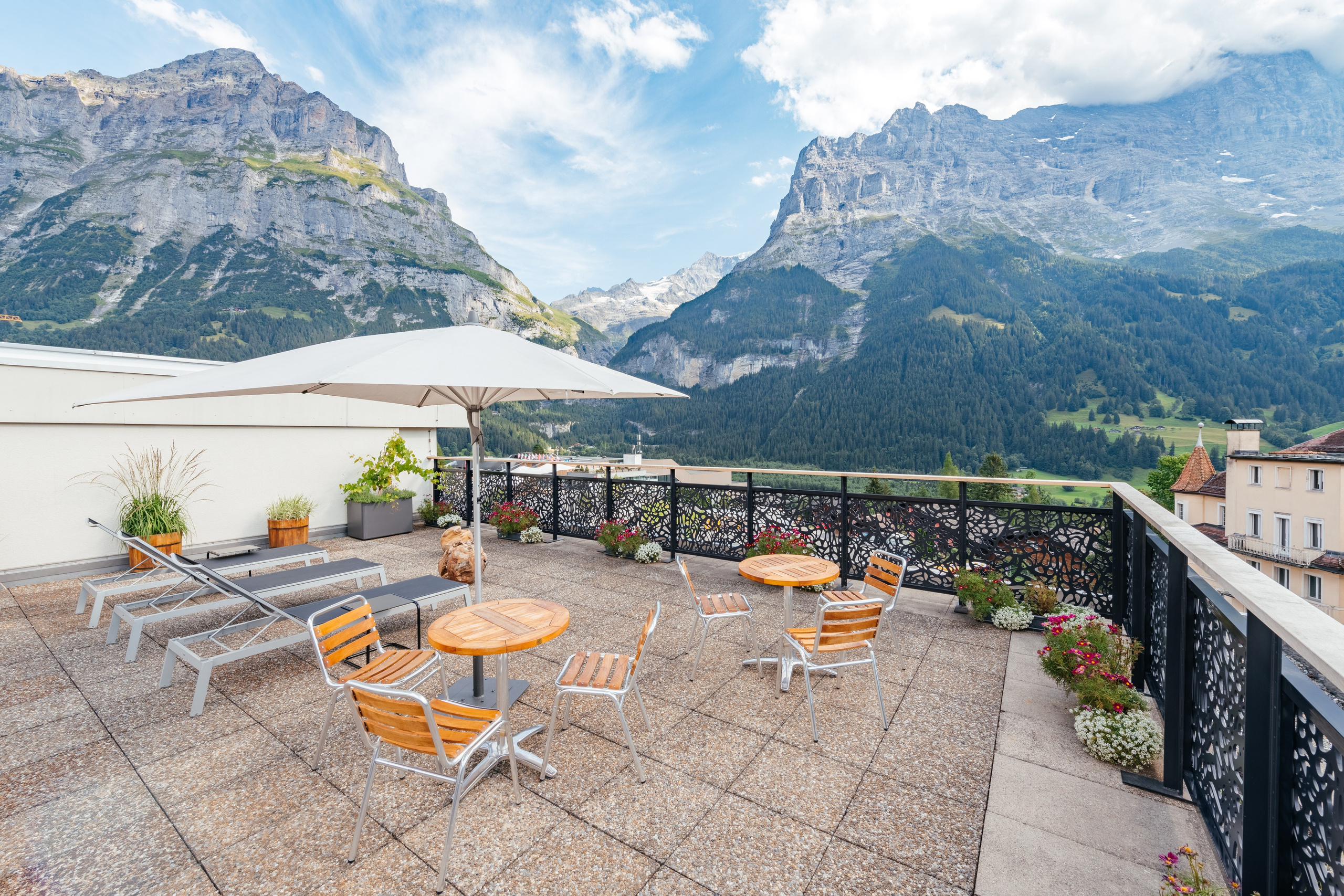Hotel Kreuz Post, GRINDELWALD, Kt. BERN. Hallo! Ich bin Elena und arbeite als Immobilienfotografin