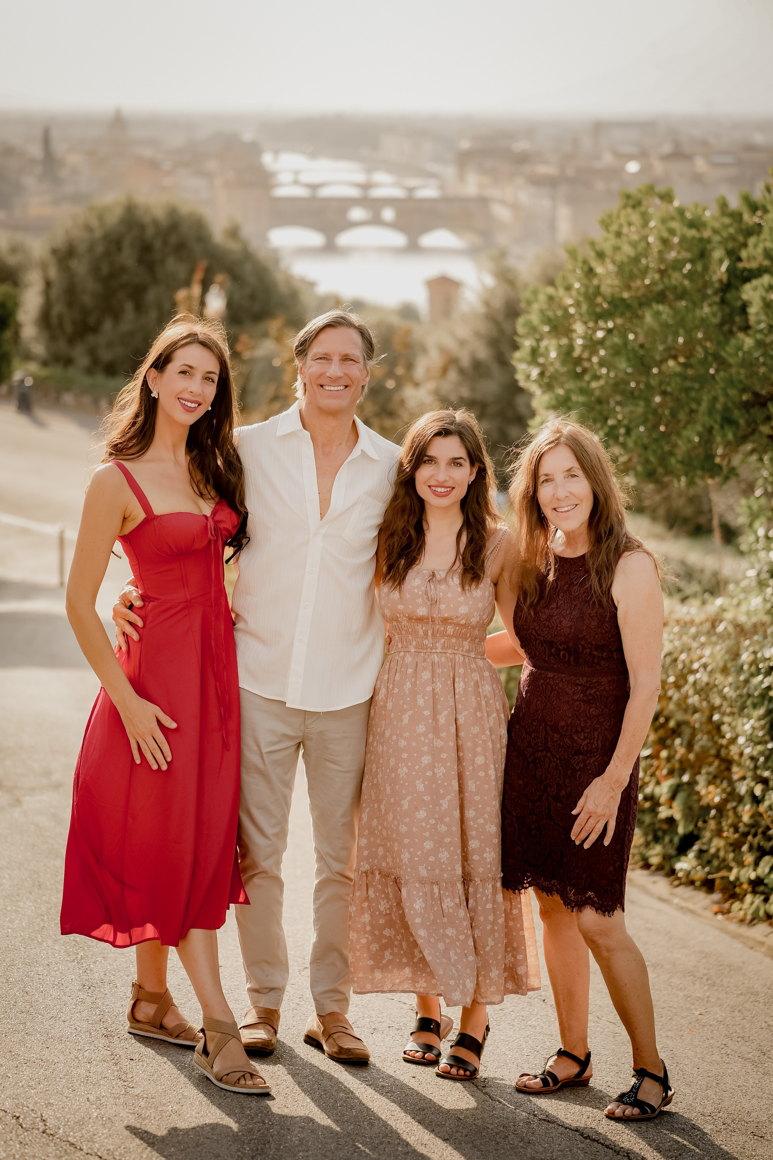Family Photoshoot. Wedding Photographer in Italy