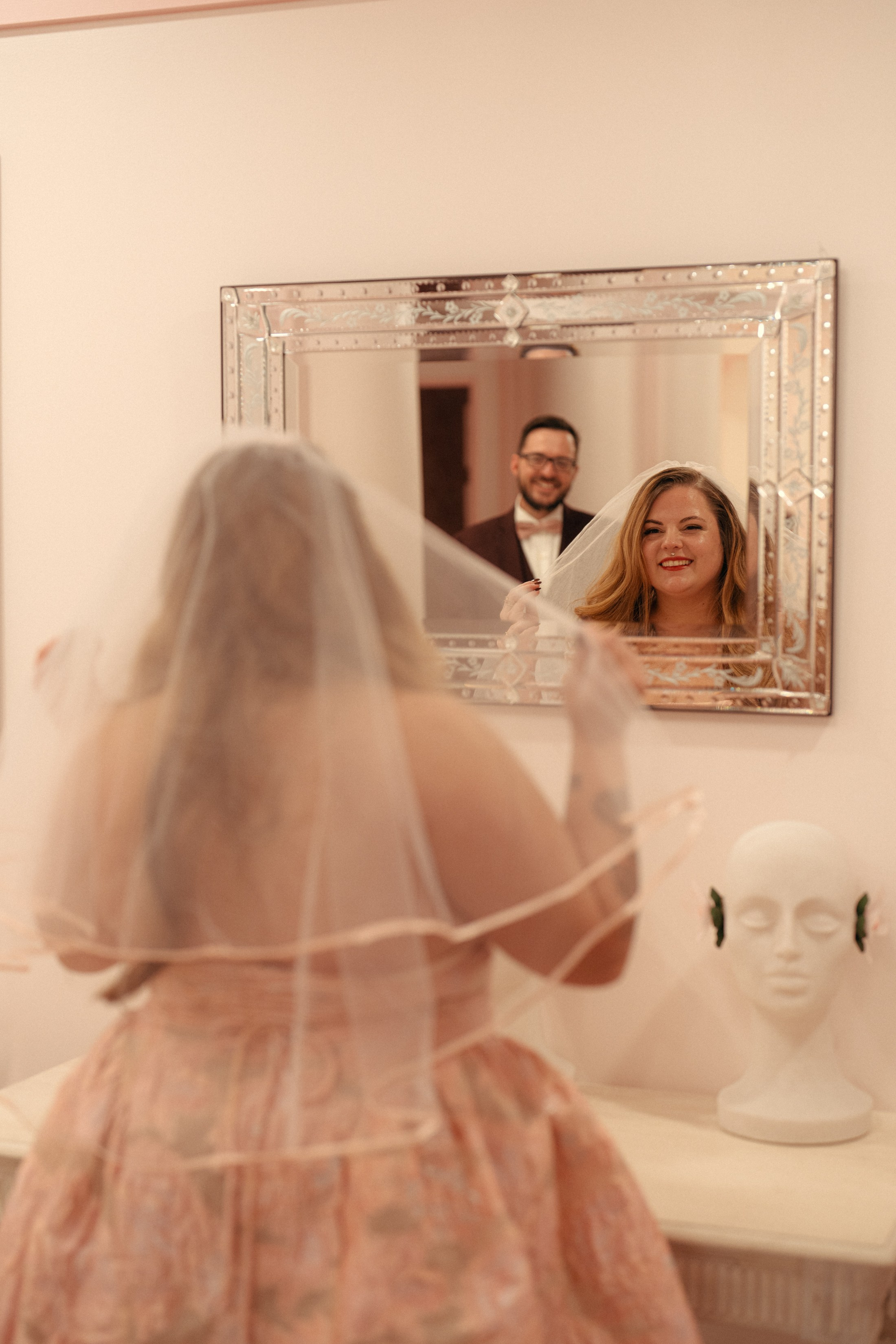 P&C. Wedding & elopement photographer Viktoriya Kravtsov. Las Vegas