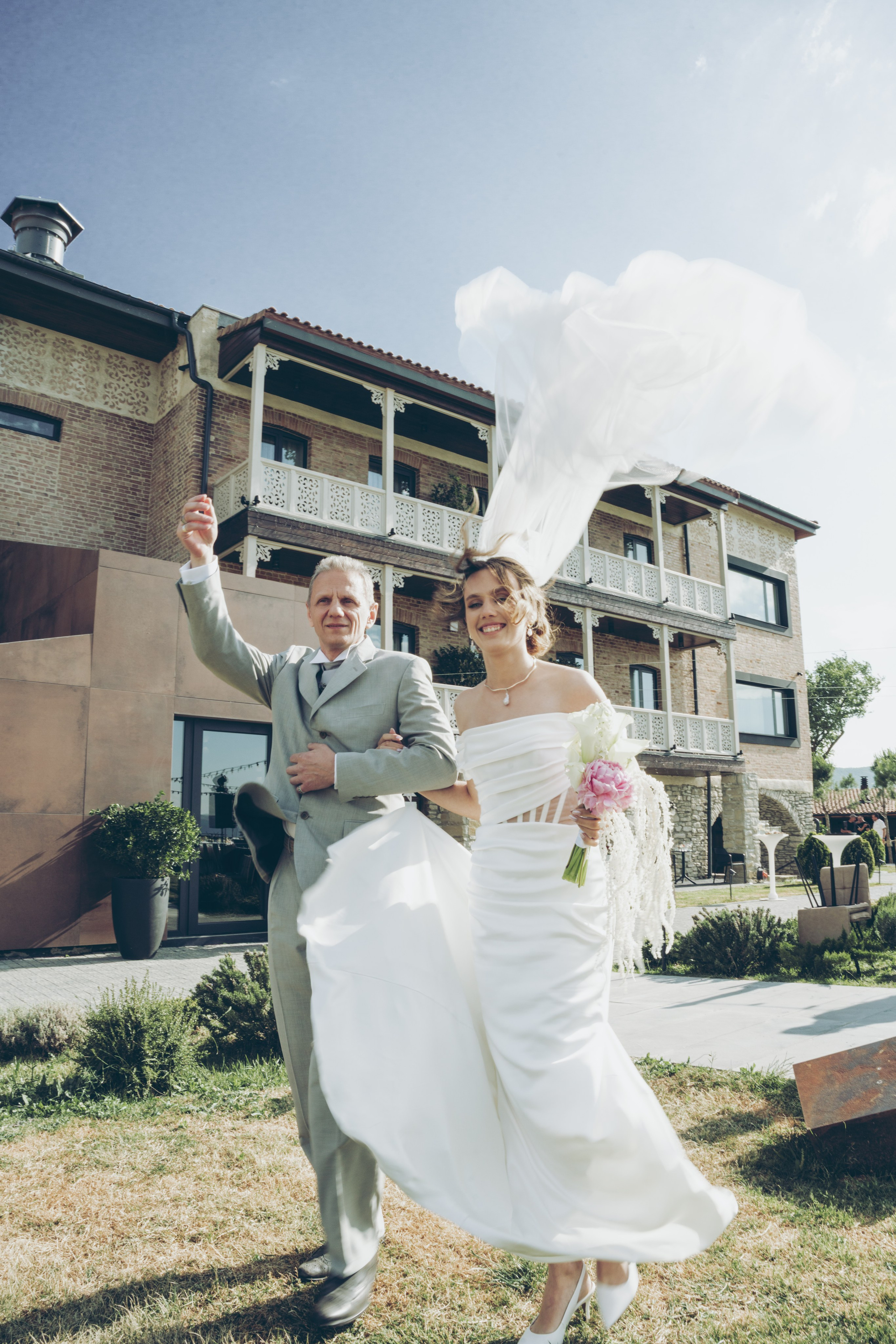 Weddings Chateau Mephis Kalaki. Create your own history with Pierre Studio