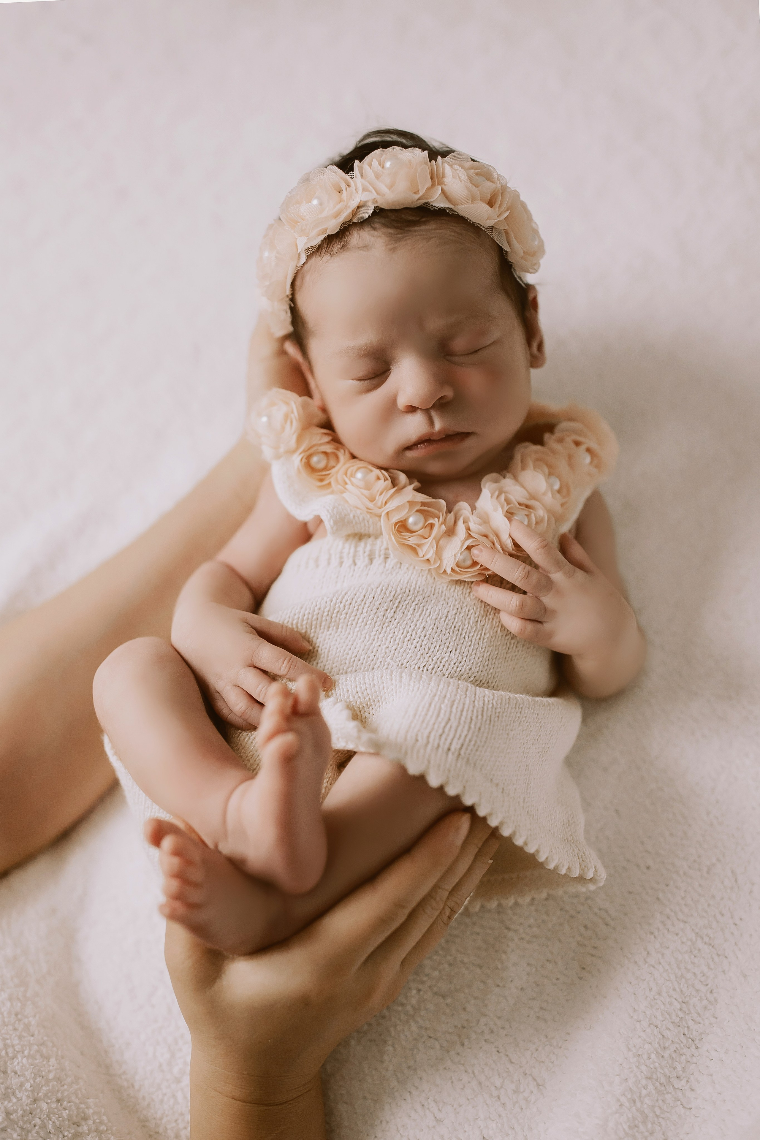 Newborn Shooting im Hotel. Family Fotografer in München und Umgebung