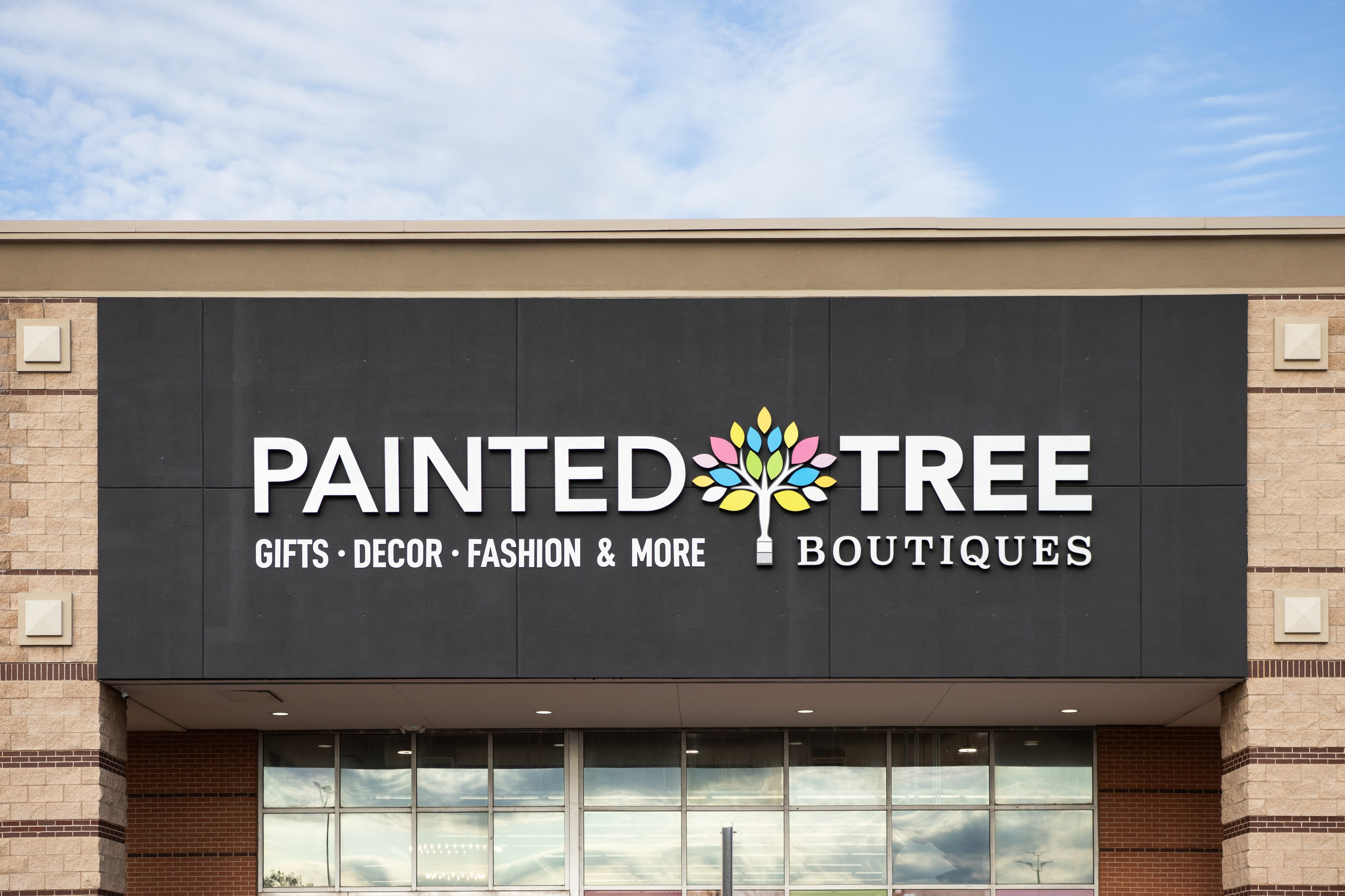 Painted Tree Boutiques retail photography for the summer season