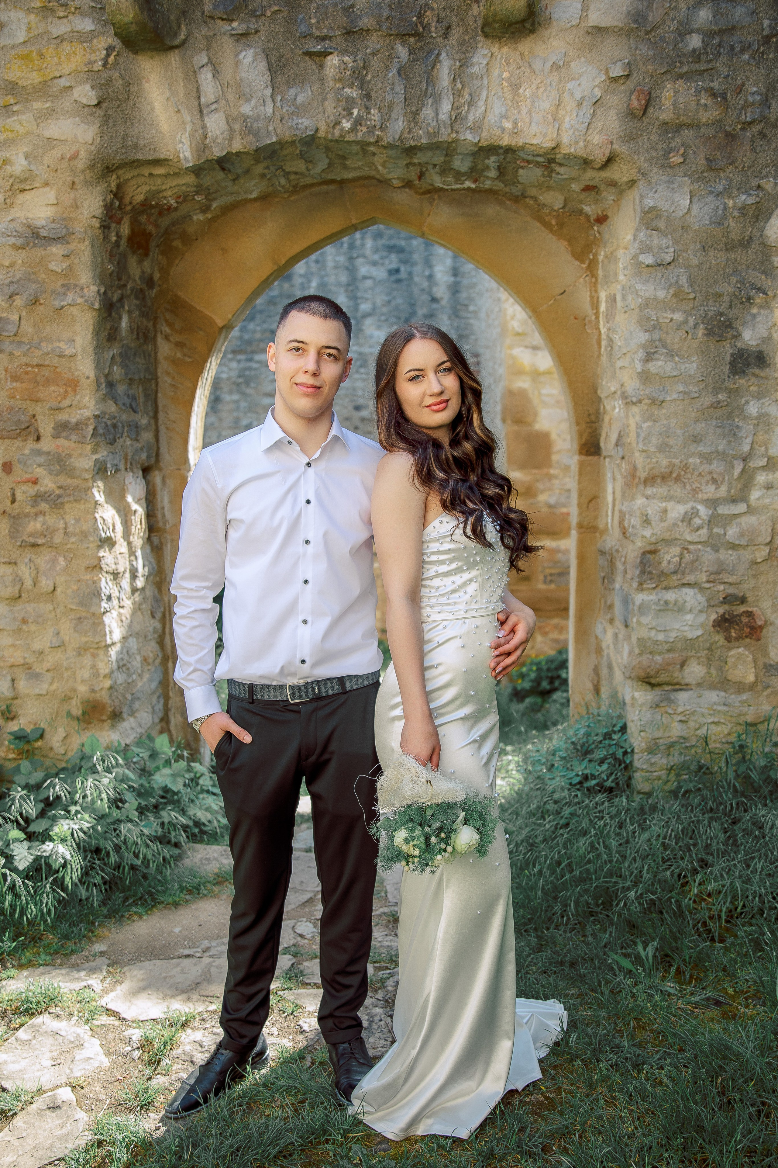 Brautpaarshooting auf Burg Hornberg. Fotograf für Hochzeits- und Familienfotos in Buchen (Odenwald) Mosbach