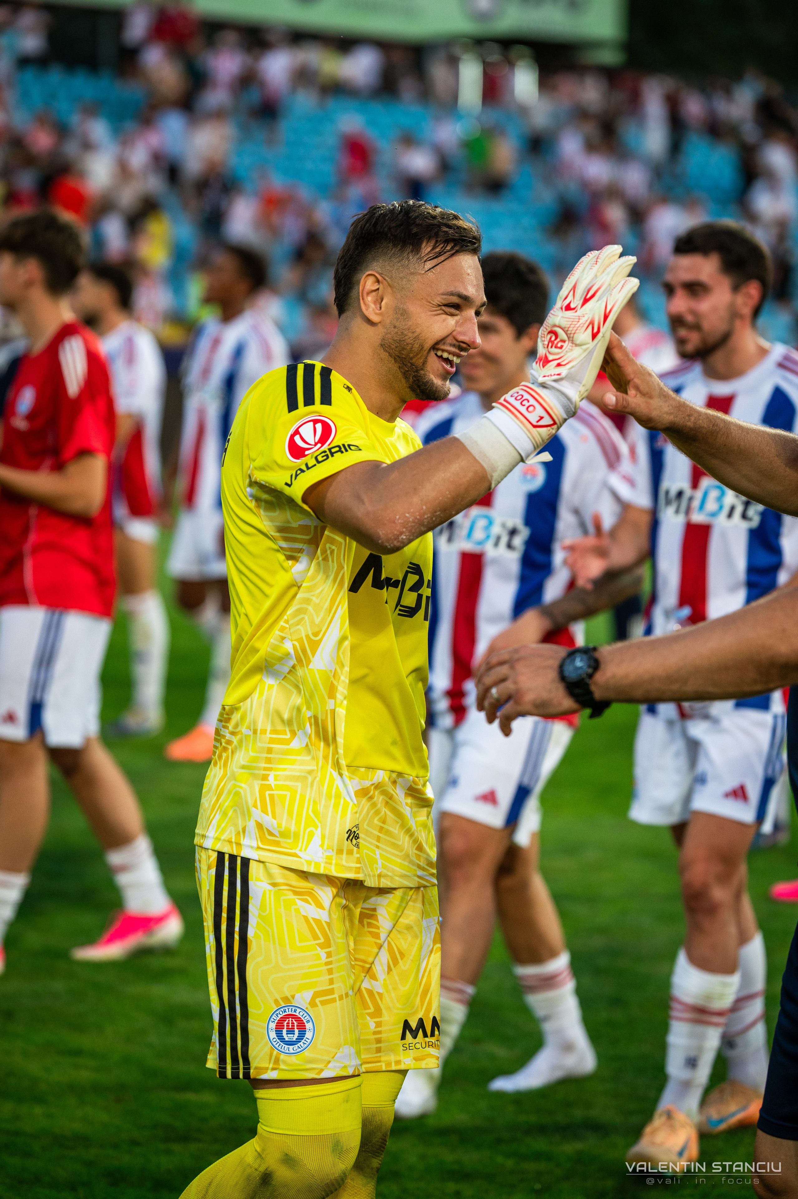 Otelul Galati — CFR Cluj. Fotograf de Sport, Portret, Produs, Corporate, Cultural și Evenimente în Galați | Valentin Stanciu