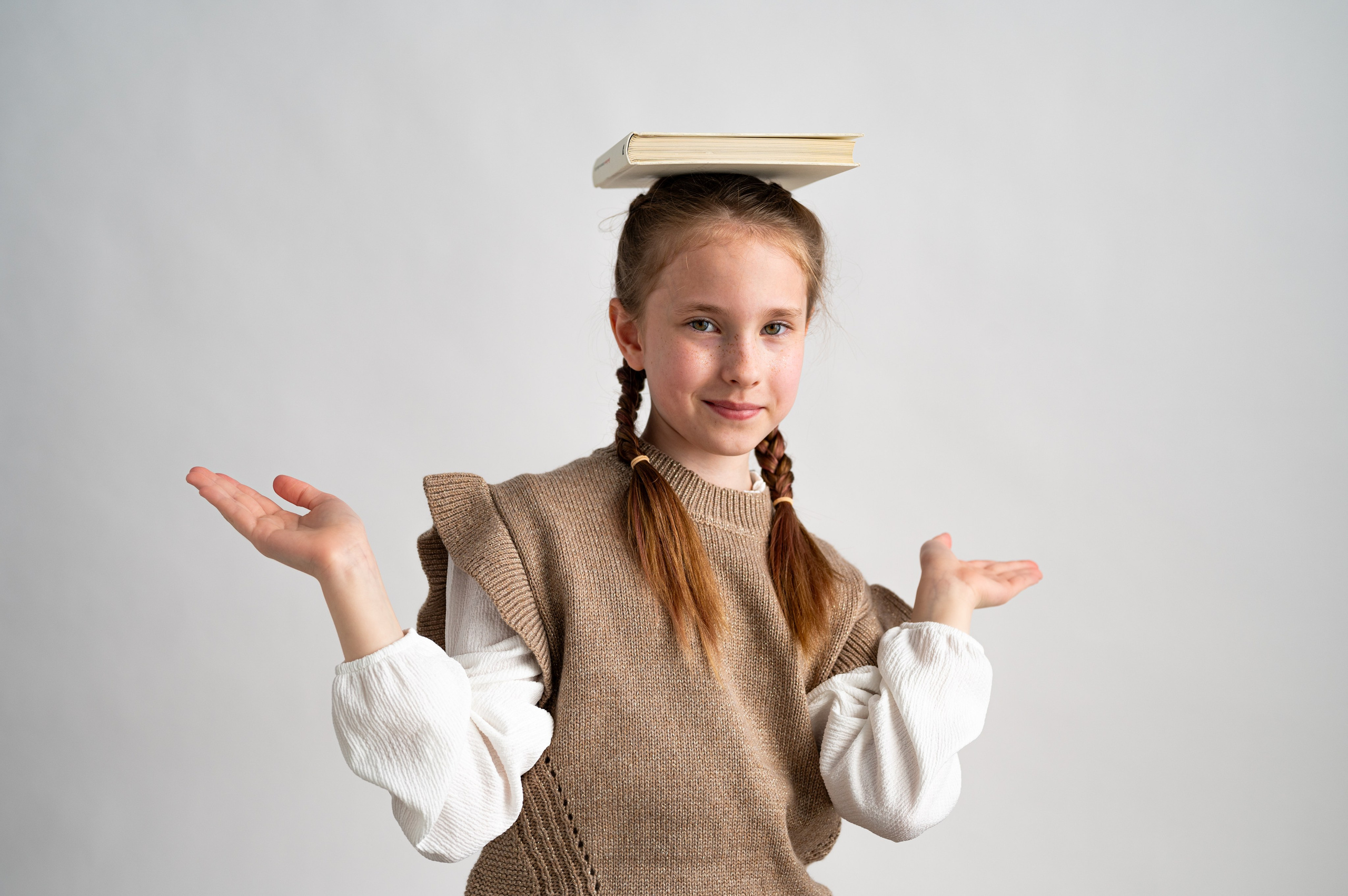 Polina — school yearbook. Photographer Yulia Lushnikova, Based in Valencia