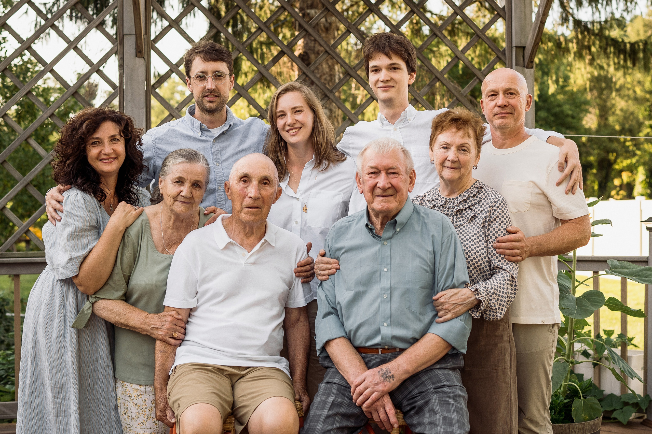Large Family Photoshoot at Home – Generational Memories. Alisa Tant — Family and newborn photographer Bucks County, Montgomery county, Philadelphia, NJ
