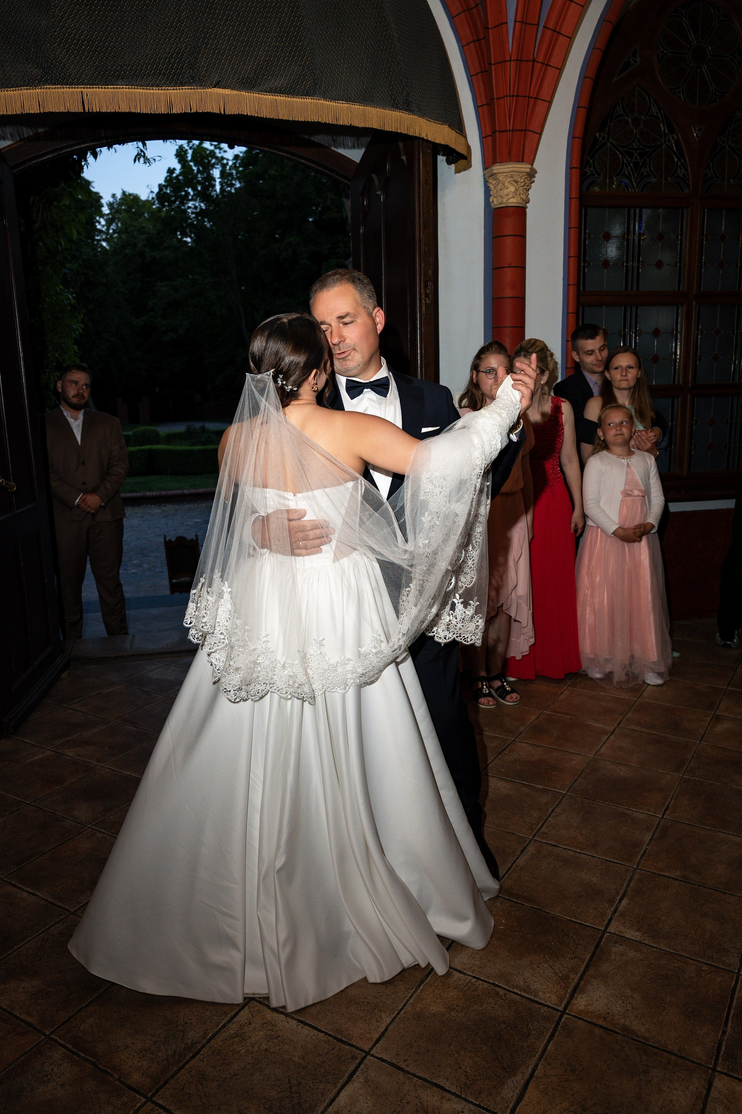 E&N: Zamek w Rzucewie. SL Wedding Photo — Editorial, Elegant & Timeless Wedding Photography in Poland and Across Europe