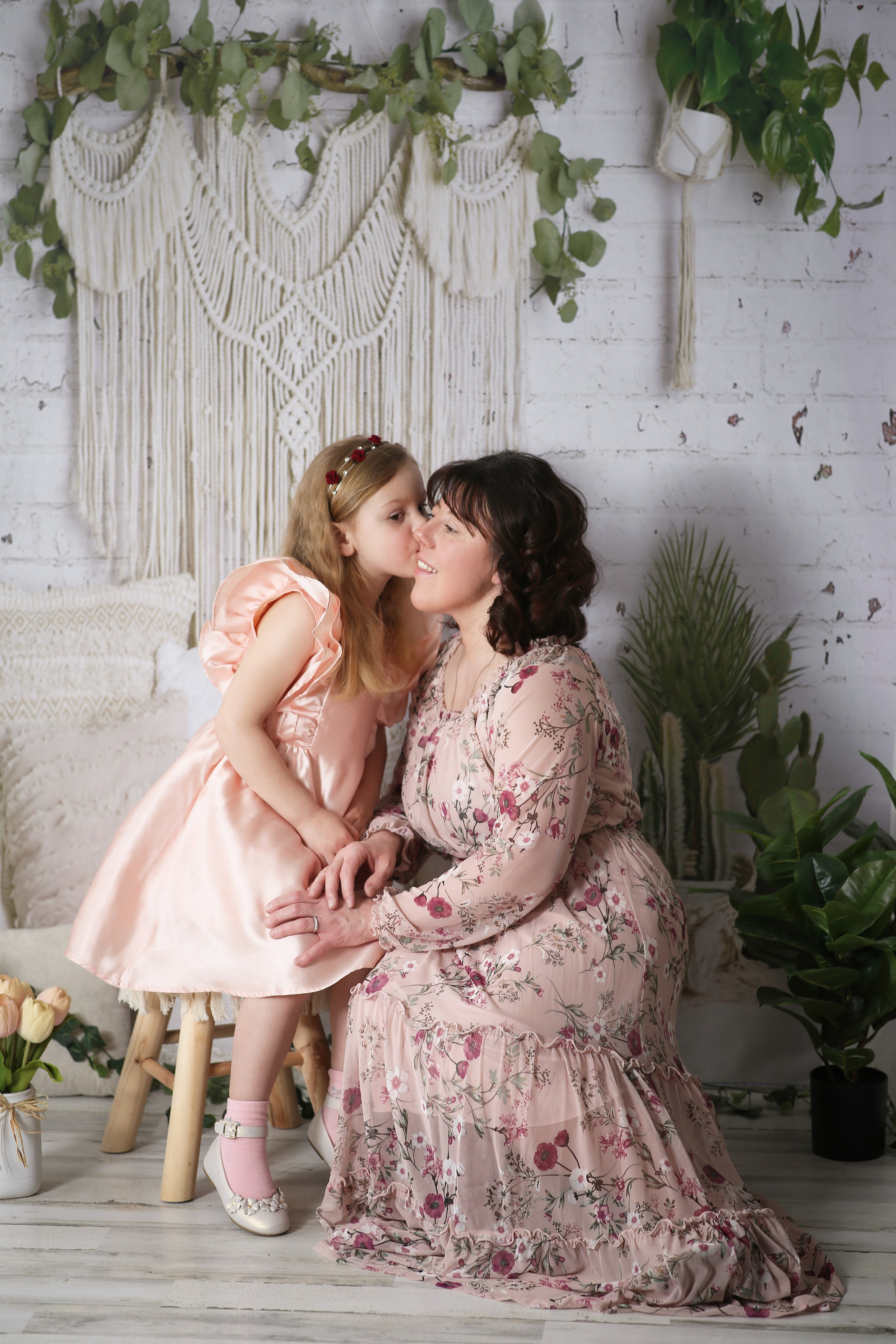 STUDIO Photoshoot. YuAnna studio. Family & Kids Photographer in Seattle area, located in