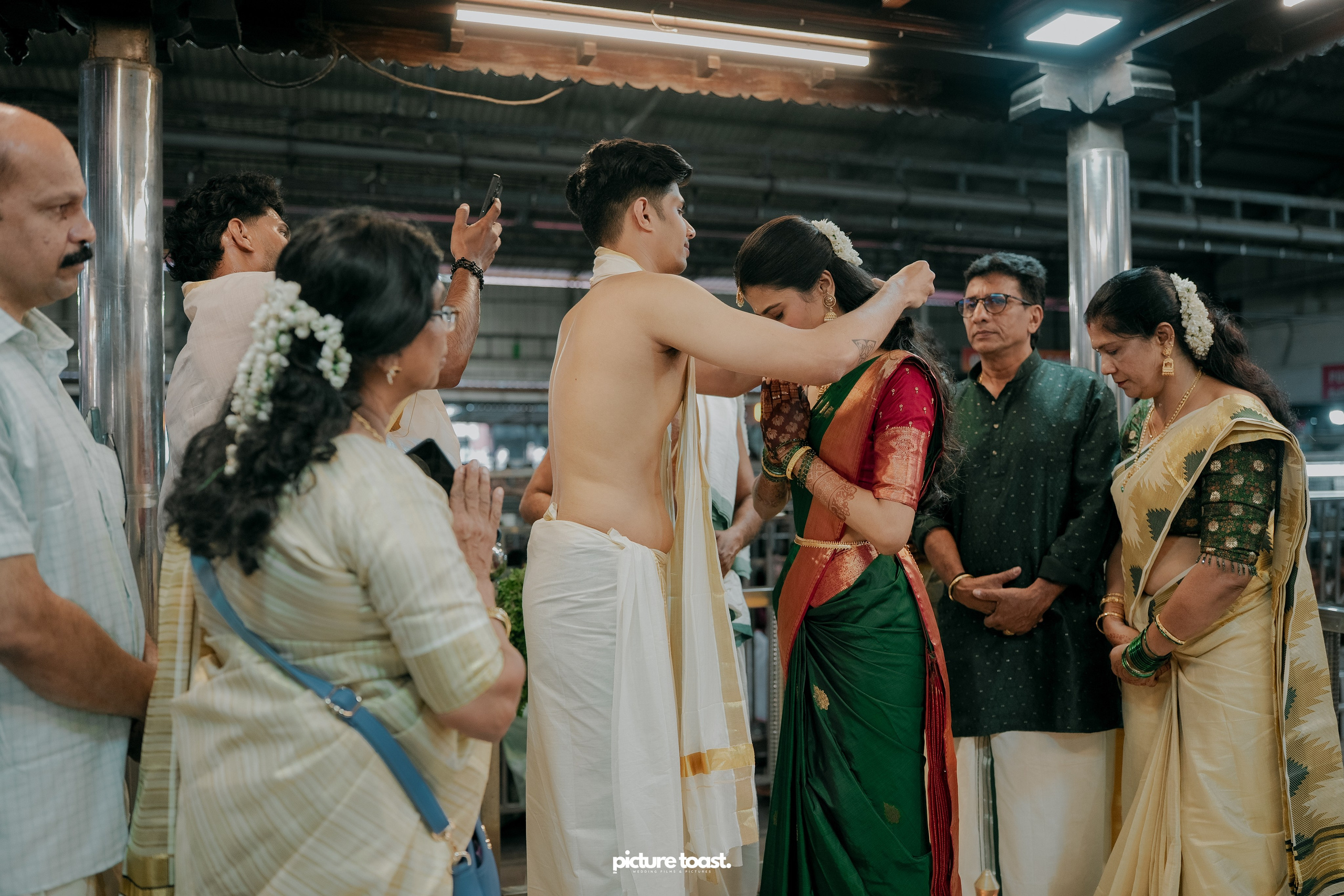 Guruvayur Wedding Ft. Athira & Abilash. Fine art Wedding Photographers in India & Canada