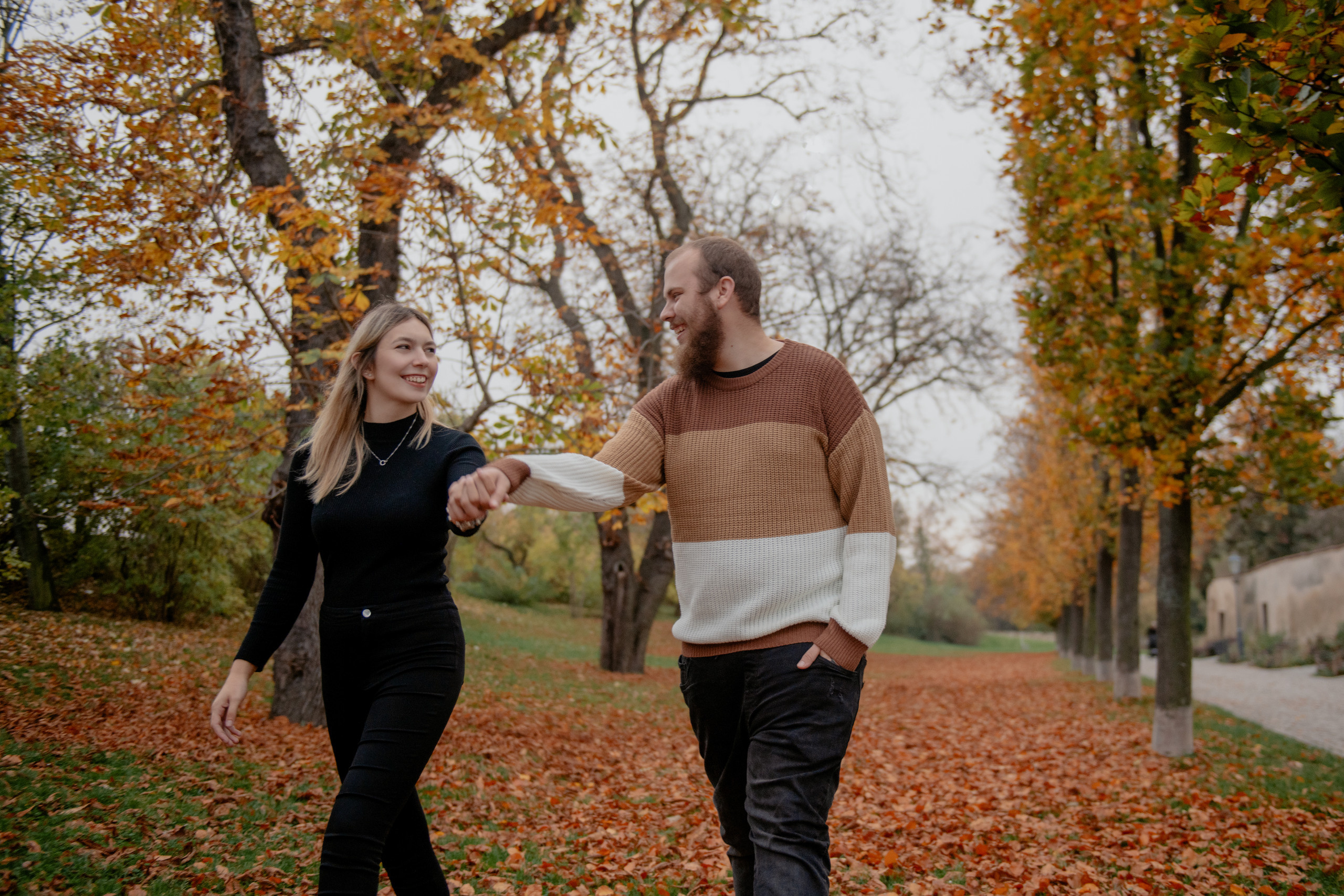 Autumn love story photoshoot at Vyšehrad in Prague. Professional photographer in Prague Anastasia Haritonova