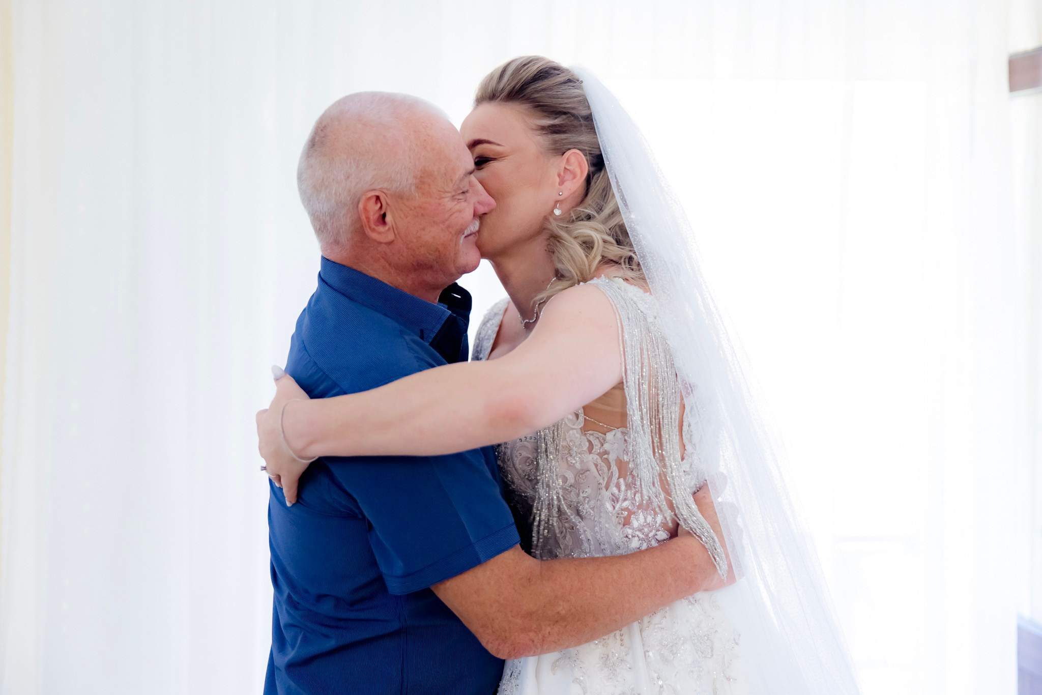 Mihai & Oana. Servicii foto-video profesionale, pentru momente de neuitat