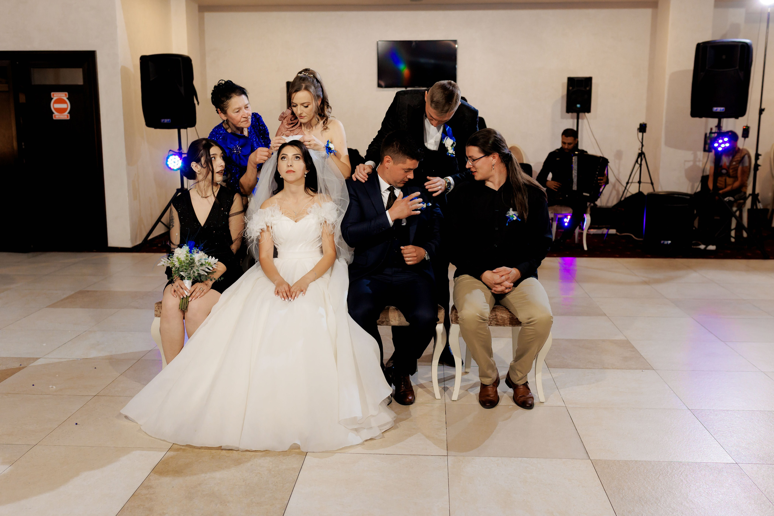 Loredana & Emilian – Ziua Nunții | Videografie - fotografie Botez Suceava, Iași, Botoșani. Servicii foto-video profesionale, pentru momente de neuitat