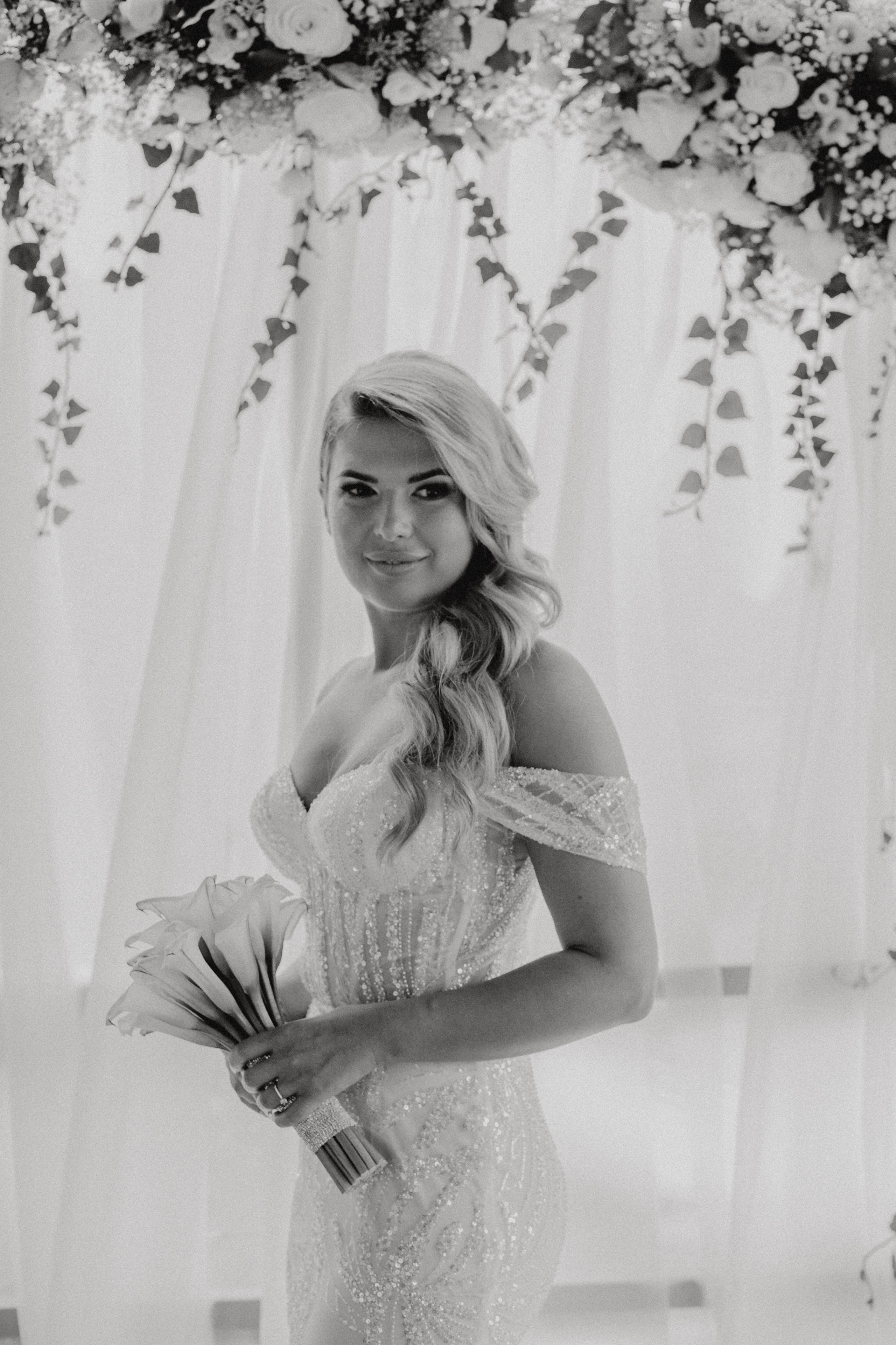 Liviu & Simona. Wedding & couple photographer from Romania Rut Vetan