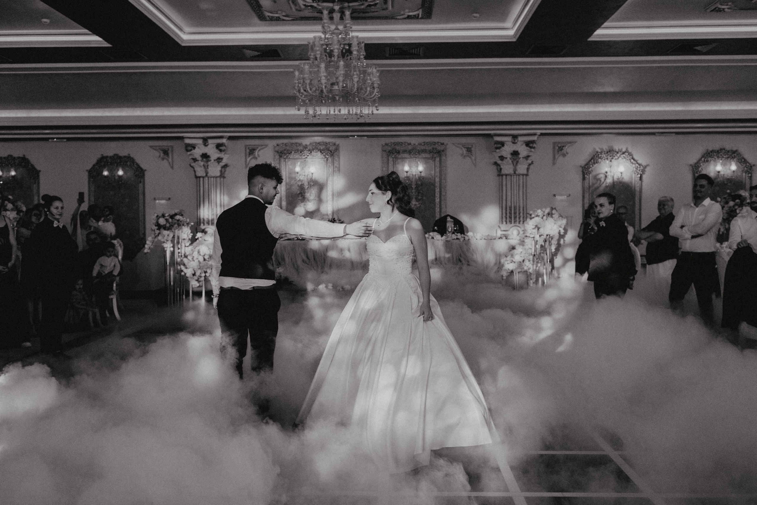 Paul & Maria. Wedding & couple photographer from Romania Rut Vetan