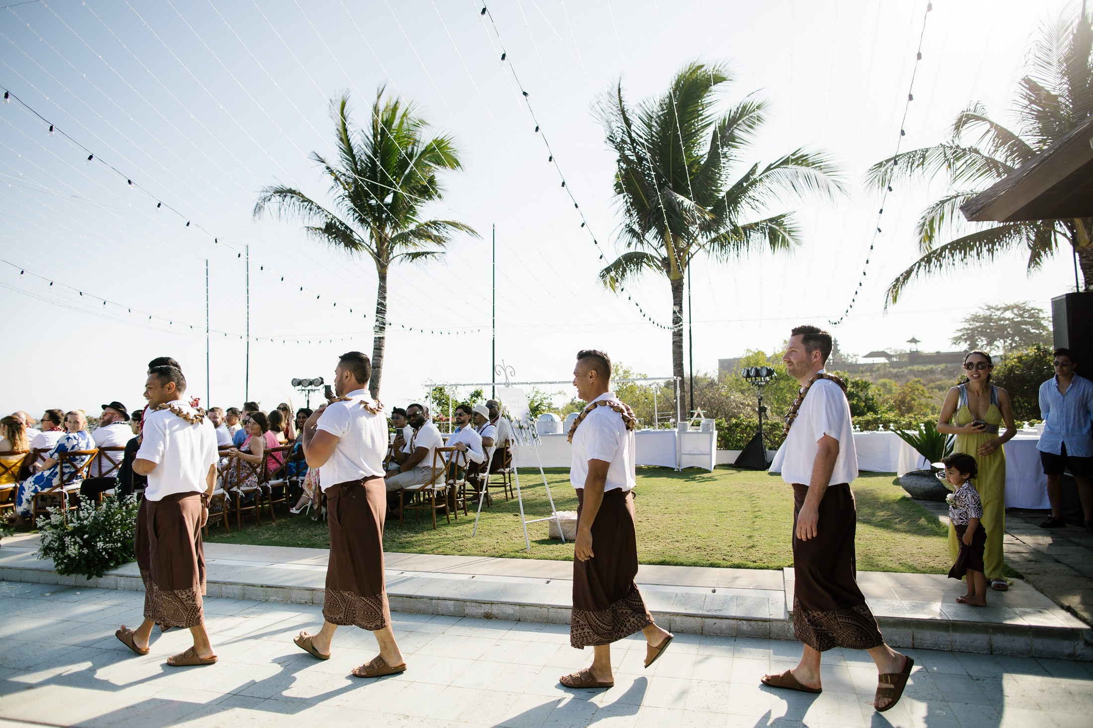 Big funny wedding with guests in paradise Bali island. Get.it.feel — Aesthetic Photography and Videography
