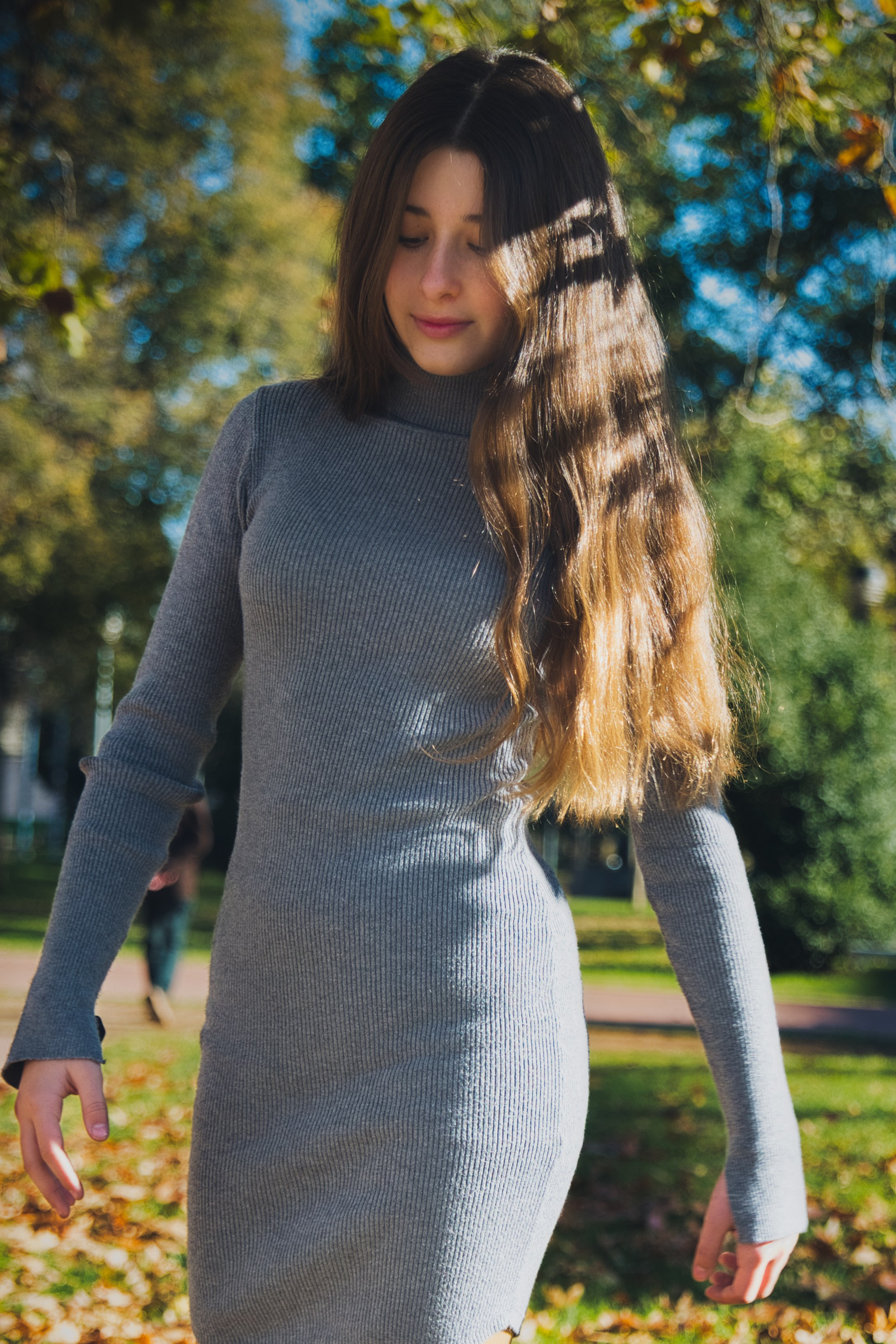 SesióBook de fotos profesional al aire libre capturando expresiones naturales.n de book fotográfico profesional en estudio en Córdoba.