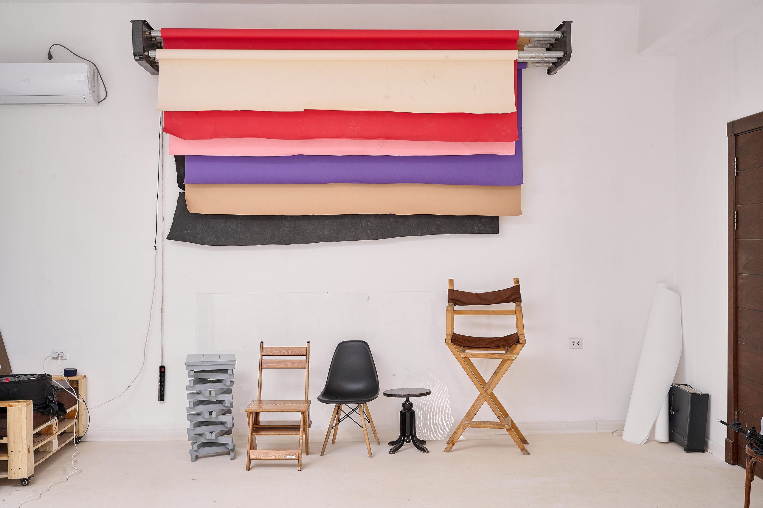 Зал «White» — (ул.Бабура, 73Б). 2astudio.uz