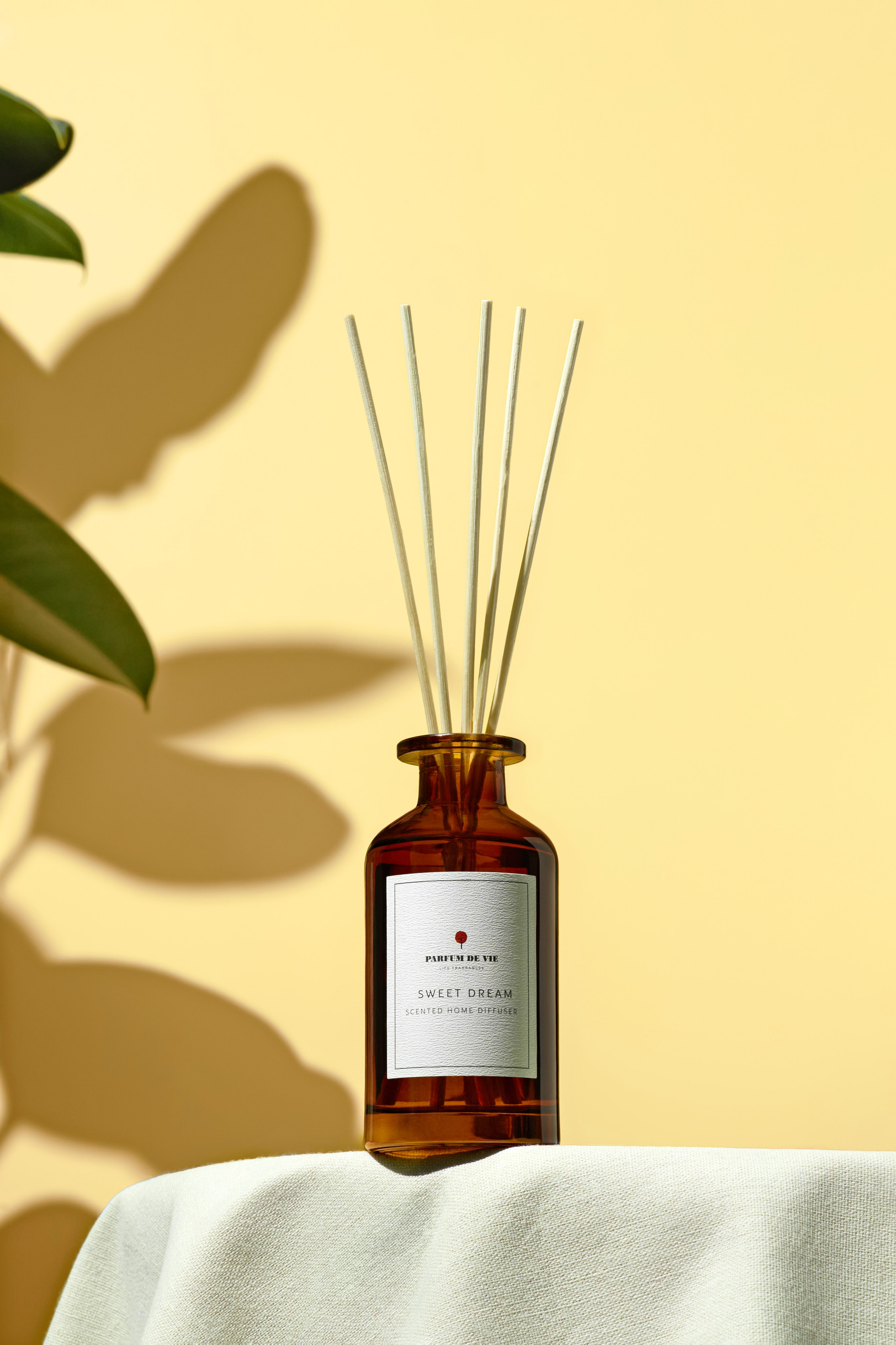 perfume retouching, fragrance product editing, perfume bottle retouch, fragrance photography editing, high-end perfume editing, bottle reflection retouching, perfume label editing, luxury perfume retouching, perfume e-commerce editing, fragrance product enhancement, commercial perfume retouch, perfume product photography, clean perfume retouching, beauty product retouching, perfume photography for social media, perfume ad retouching, polished bottle editing, professional fragrance retouching, perfume campaign visuals, bottle color correction, perfume photo enhancement