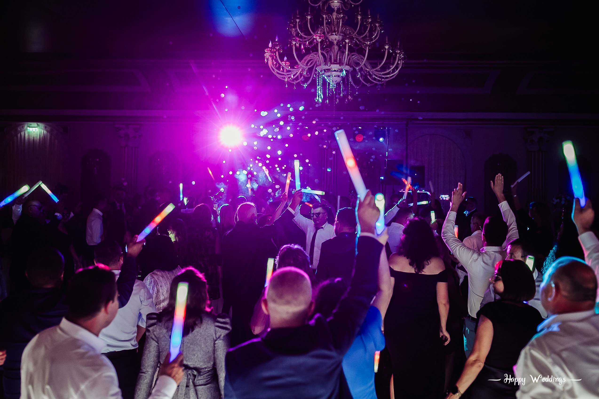 “Nunta lui Marius și Cristina # absolut LEGENDARĂ. Fotograf nuntă Bistrița | Fotograf botez & evenimente — Happy Weddings