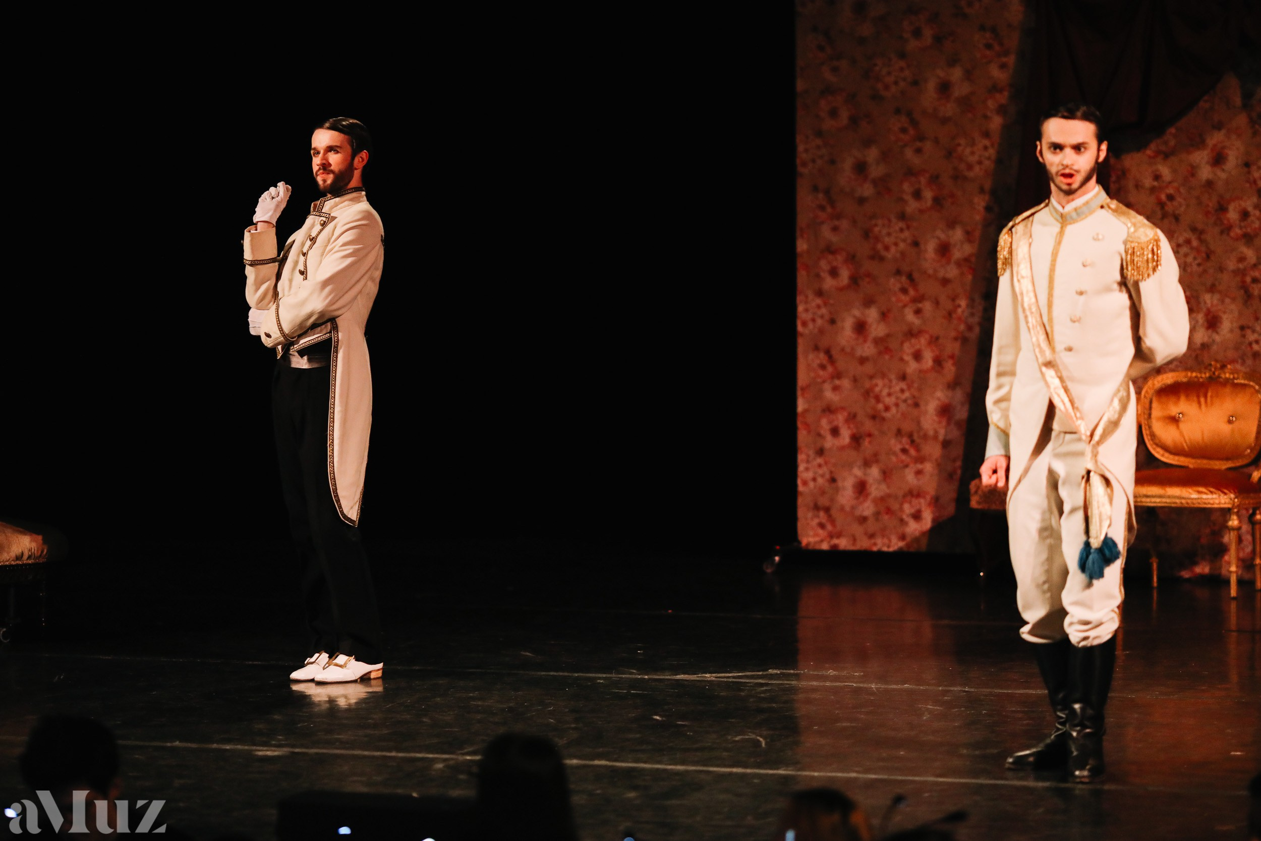 Opera Łąkowa. Fotograf Ślubny Warszawa - Sesje Biznesowe Rodzinne Eventy