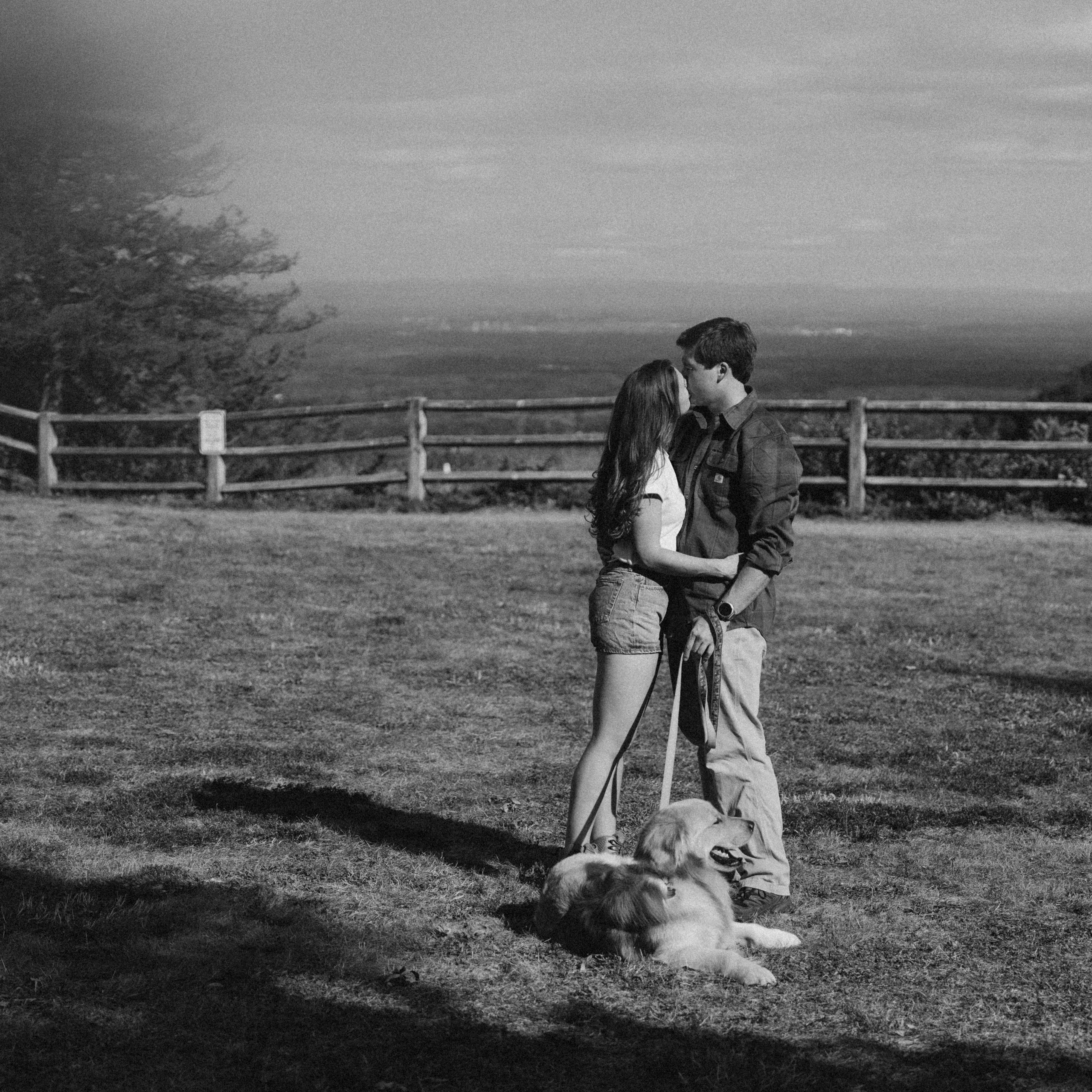 Modern wedding couple portraits for Instagram-worthy moments