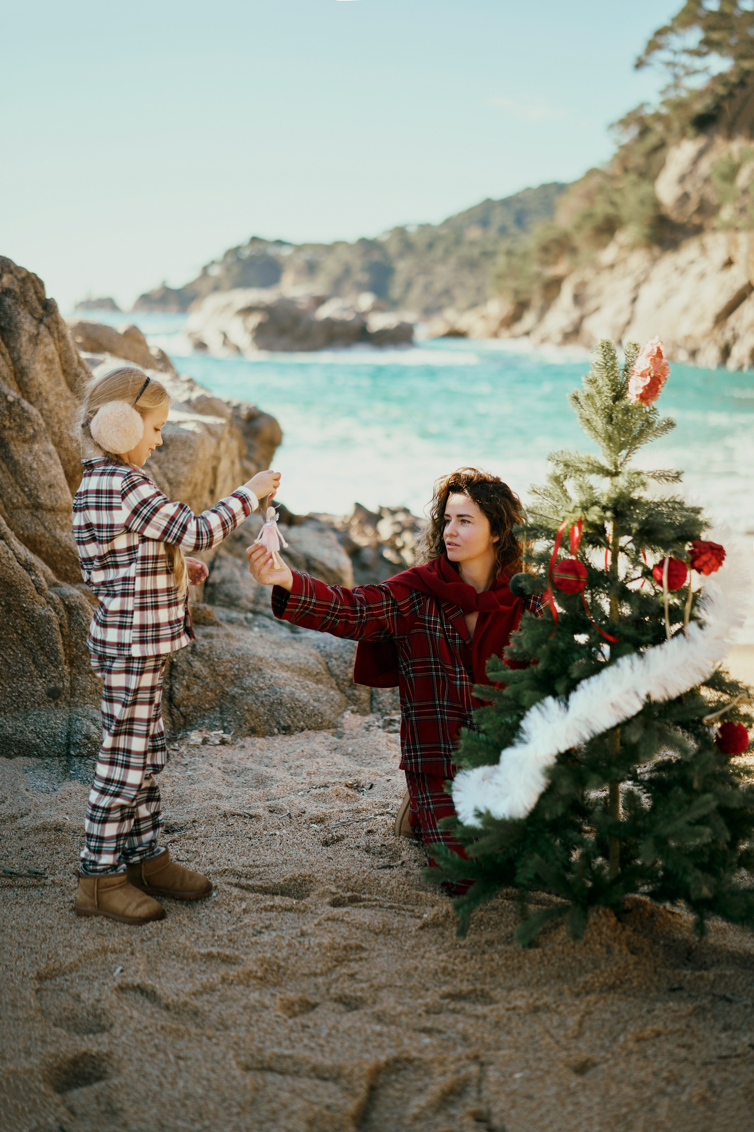 Пляж. Мама и дочь. Фотограф в Барселоне Жанна Захарченко