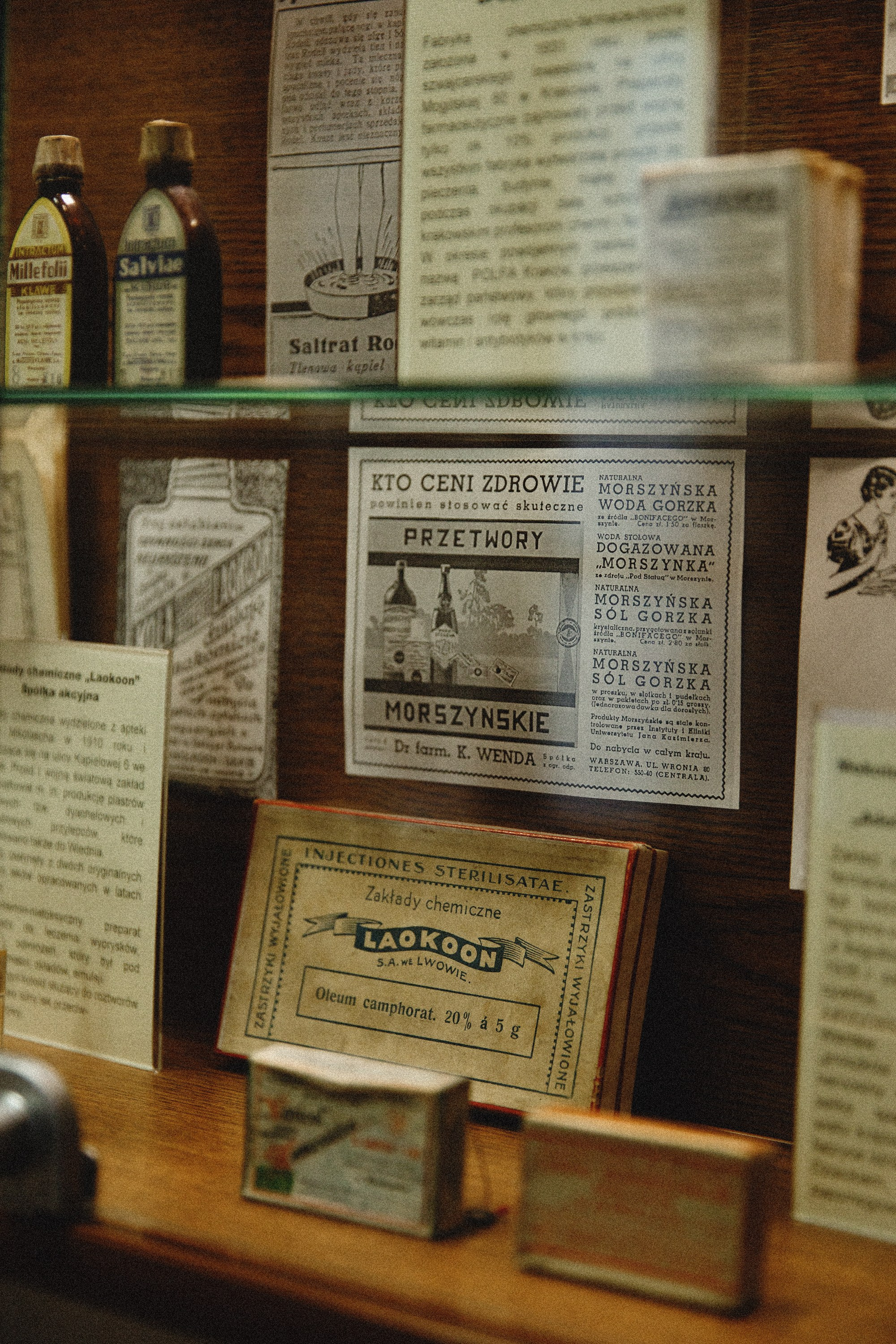 Museum of farmacy in Wroclaw. Kaja | fotograf we Wrocławiu | ludzie i psy