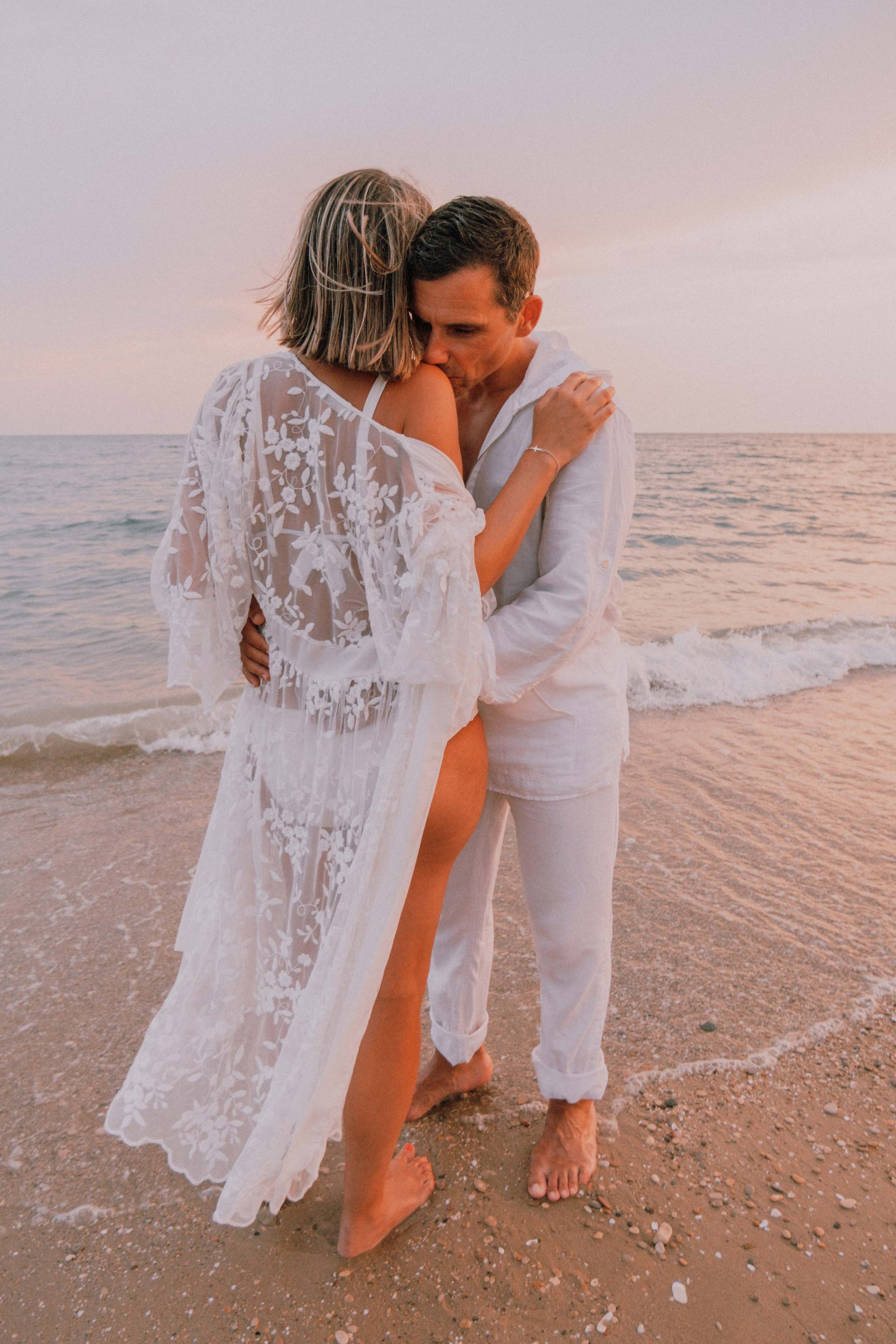 Sesión embarazo en la playa. Fotografía profesional en Calafell - Elena Medvedeva