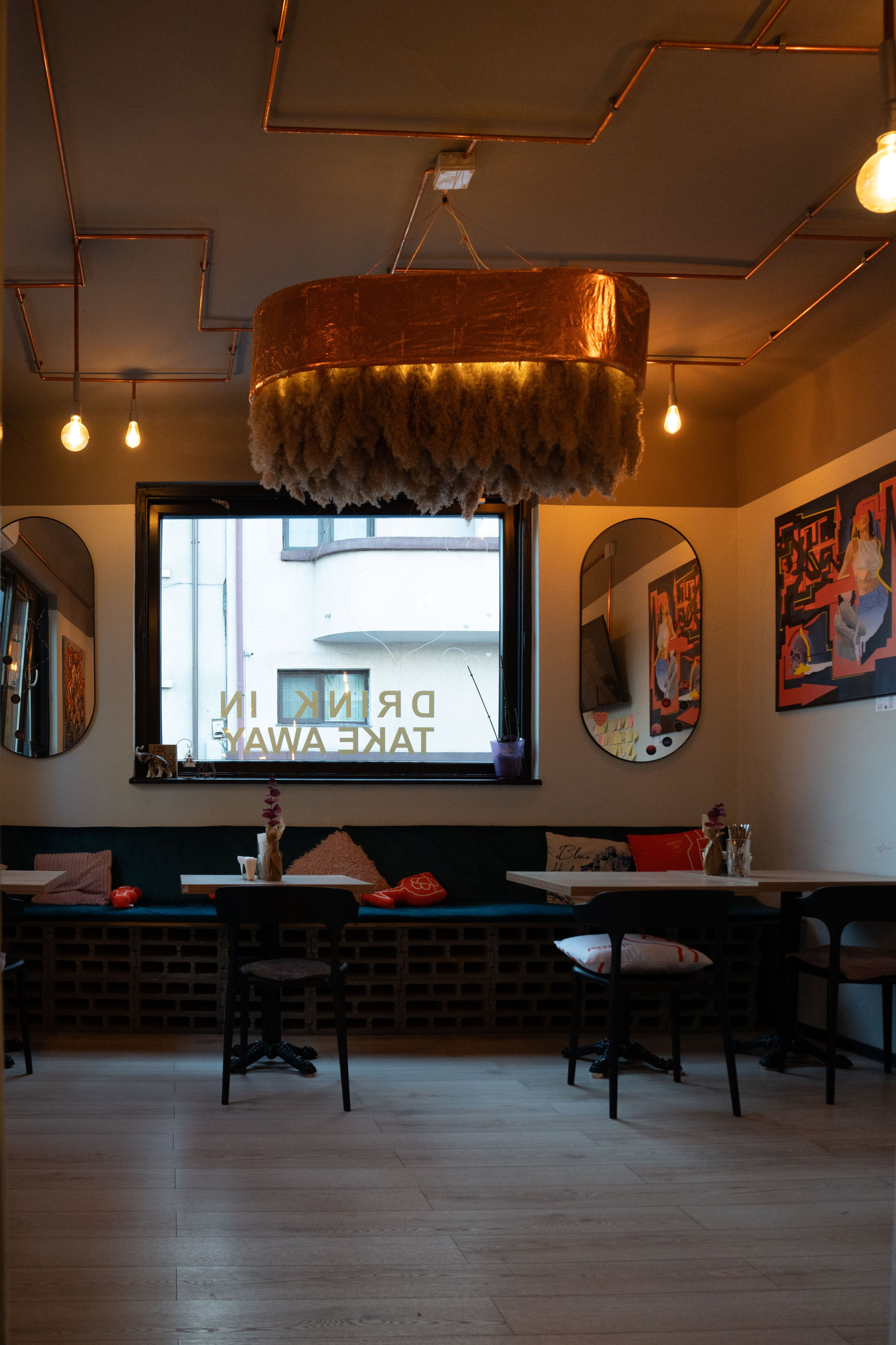 Adam’s. Creste si calatoreste