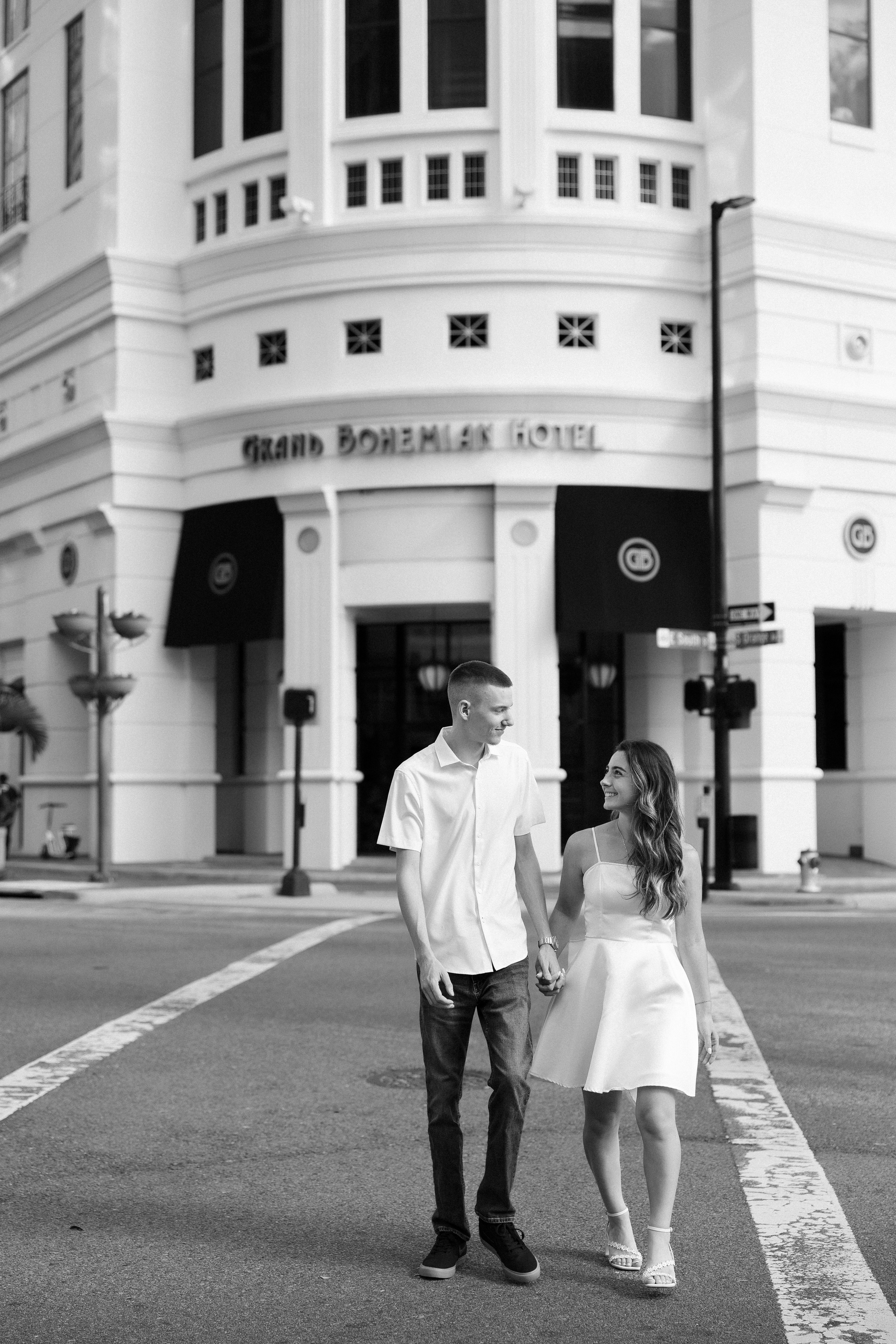 Engagement Photoshoot in the city. Photographer Anastasia Nagibina