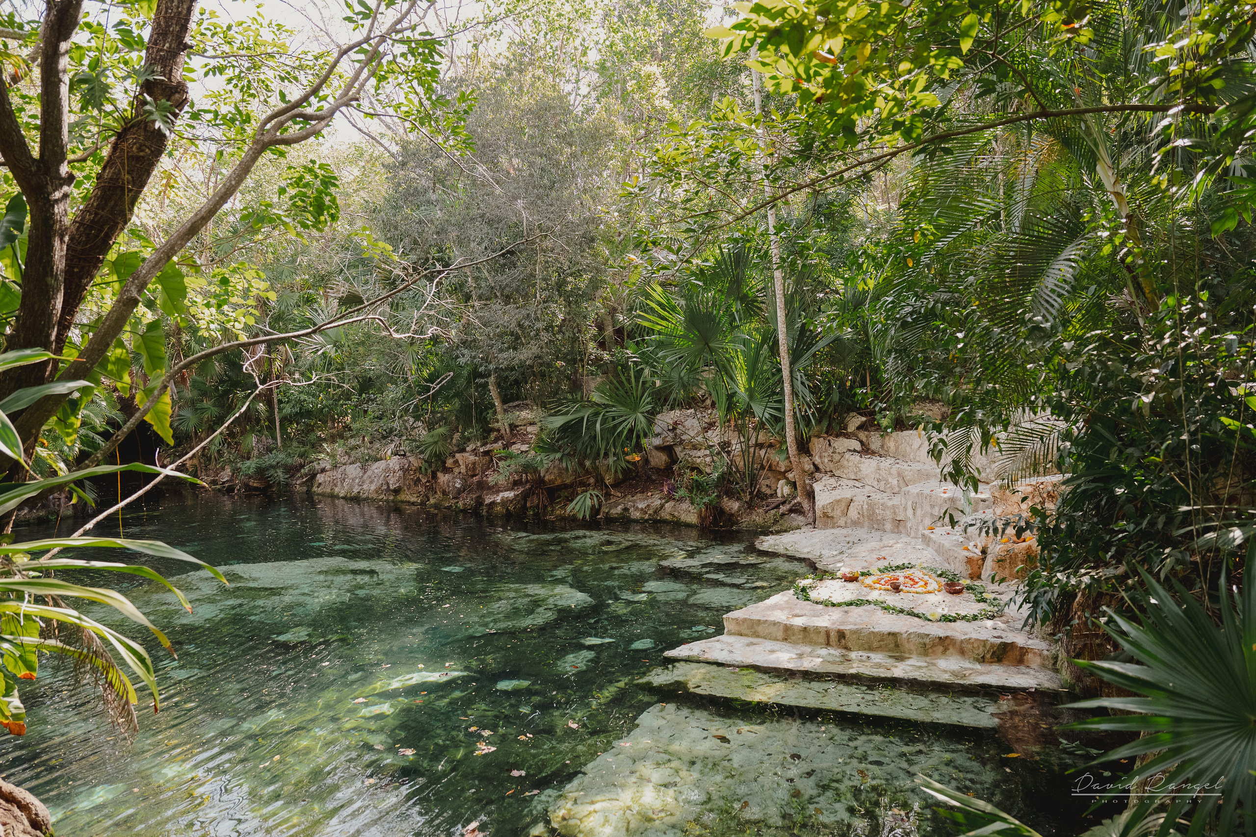 Vanessa and Alejandro´s Mayan Wedding at Kantunchi Park. Destination wedding photographer based in Cancun and Riviera Maya with service worldwide