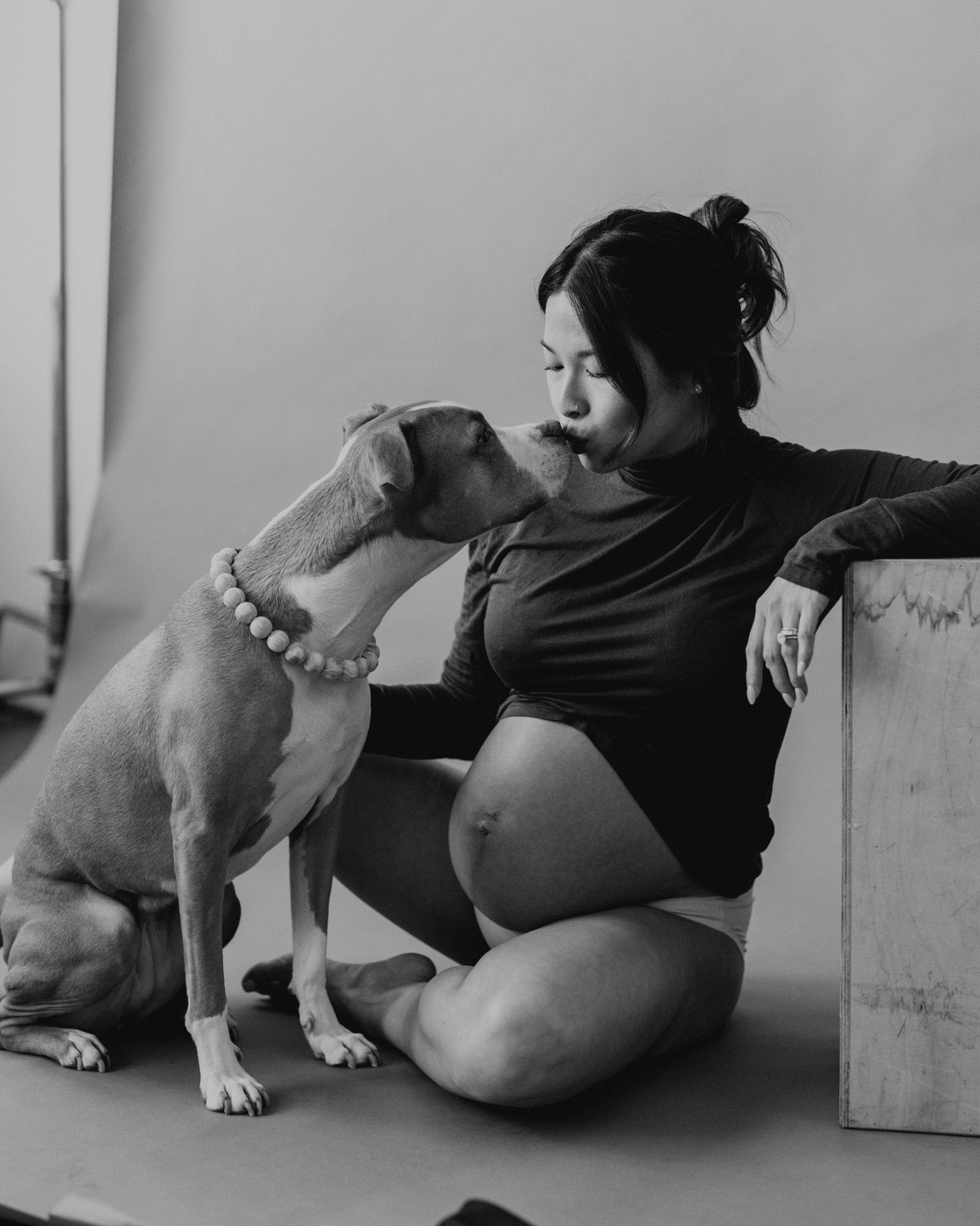 Krystal. Modern maternity photographer in Long Island New York