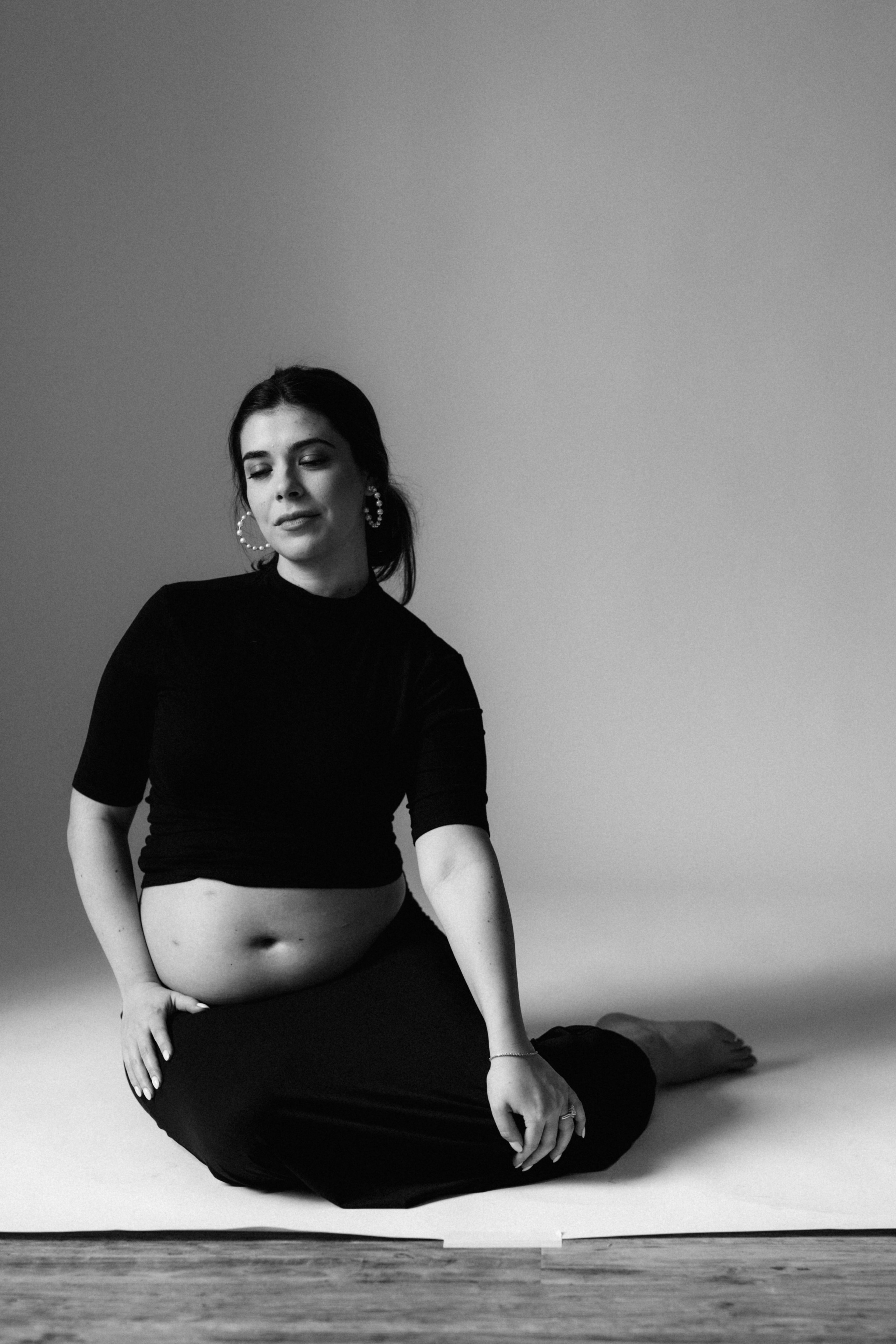 Nicole. Modern maternity photographer in Long Island New York