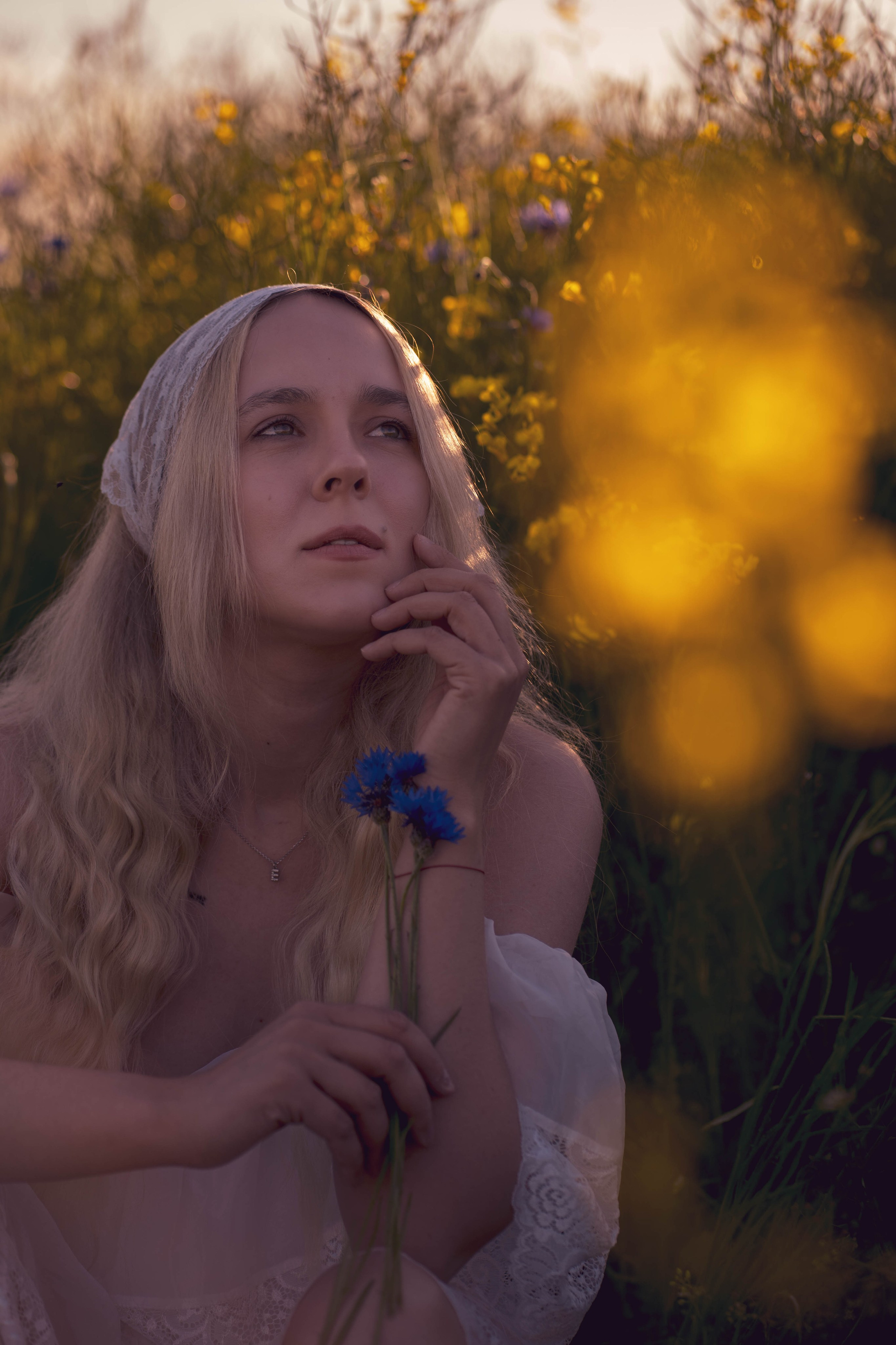Rapsų laukai su Egle. Fotografija — Olga Bojarin